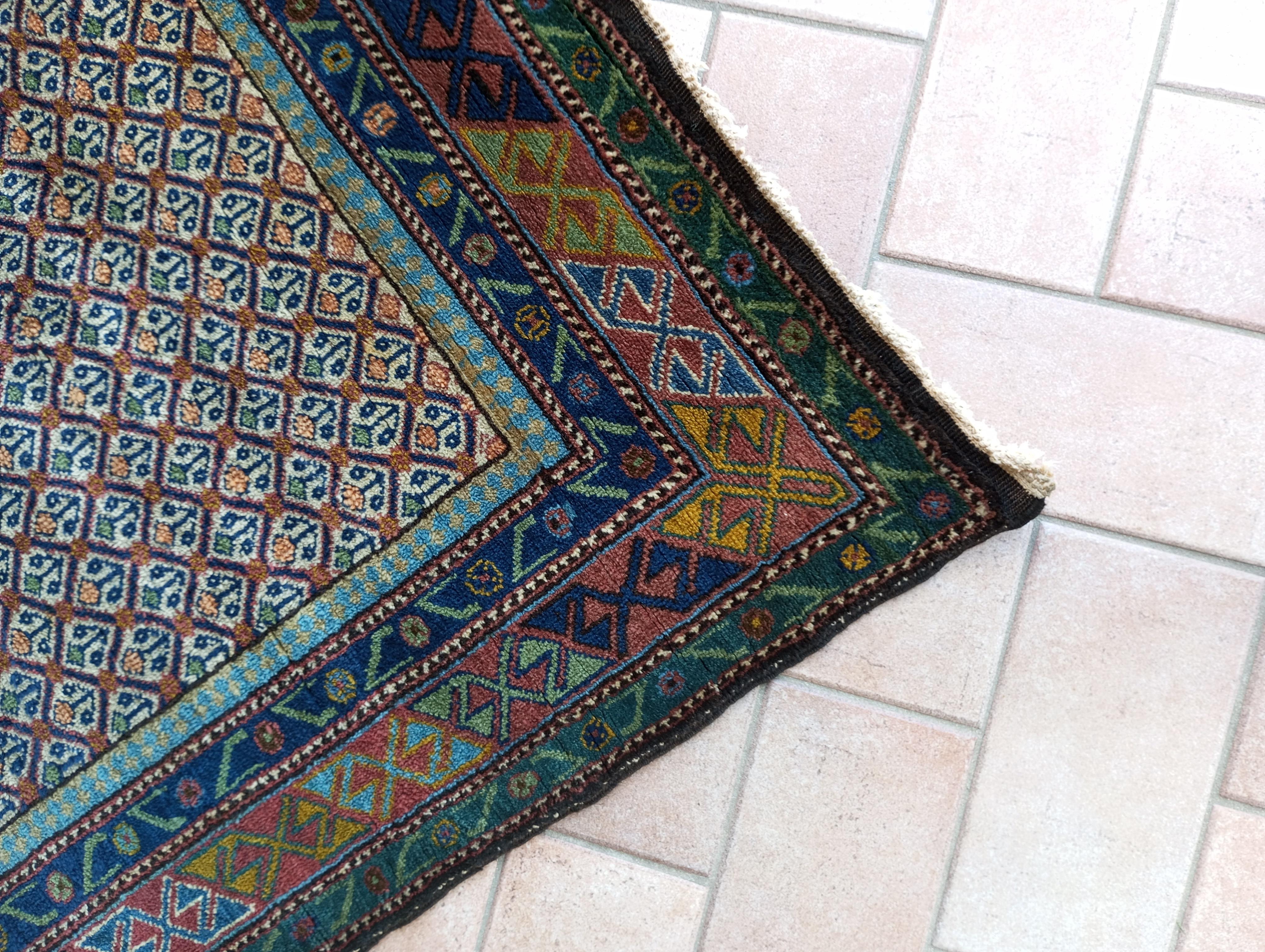 Tapis en pure laine noué à la main, Inde en vente 5
