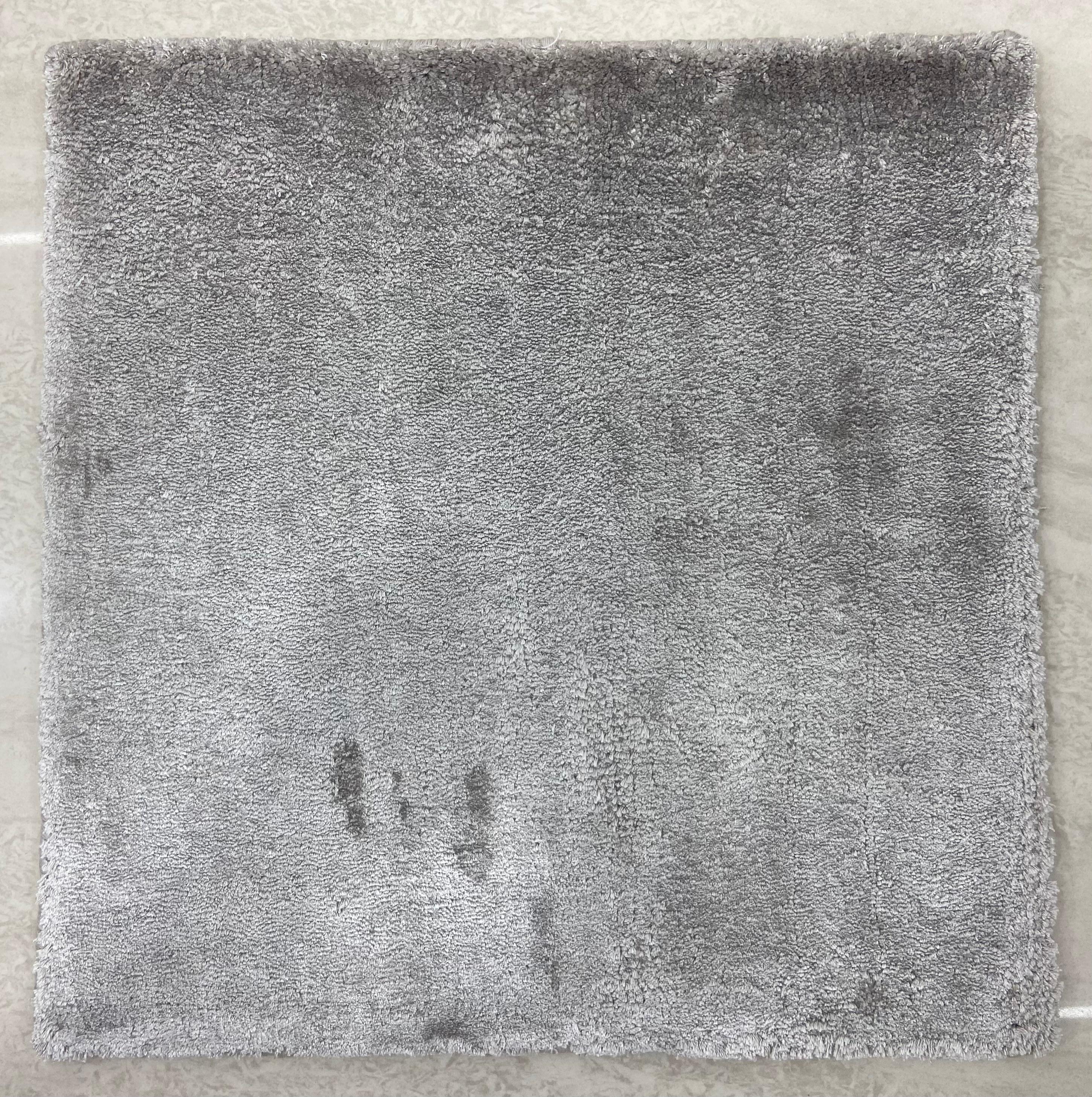Tapis noué à la main personnalisable en vente 1