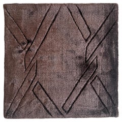 Customizable hand-knotted rug