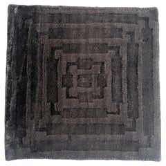 Customizable hand-knotted rug