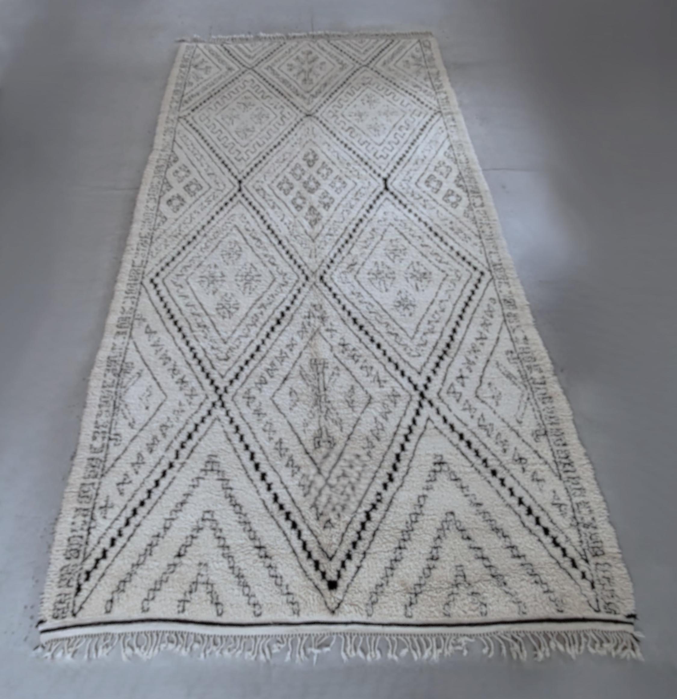 Annodato a mano Tappeto Berbero Beniourain, Marocco, Anni ’80, Lana Annodata a Mano,  416×210 cm in vendita