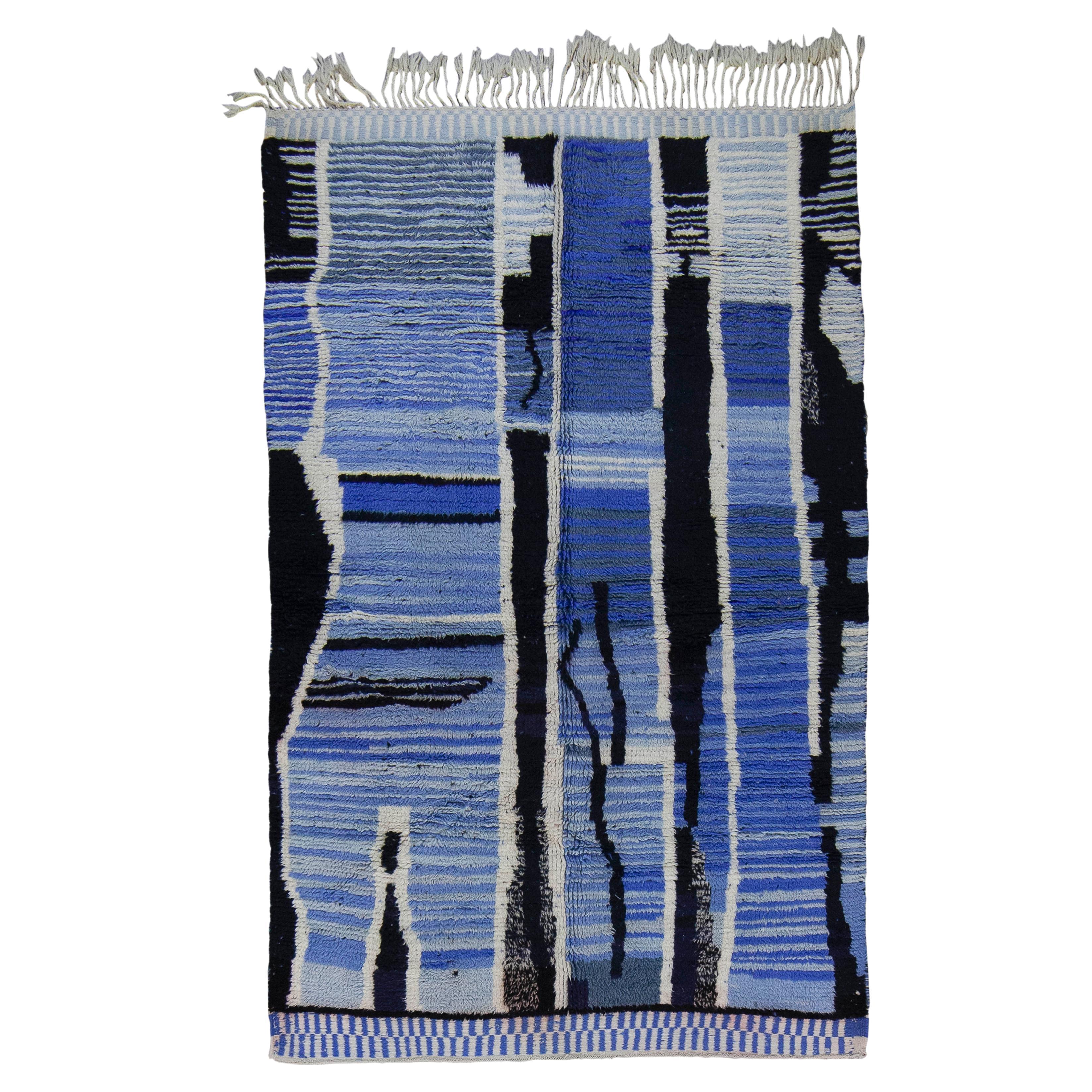 Tappeto Berbero Marocco  Design Vintage Manufatto in Lana Naturale  blue e Nera in vendita
