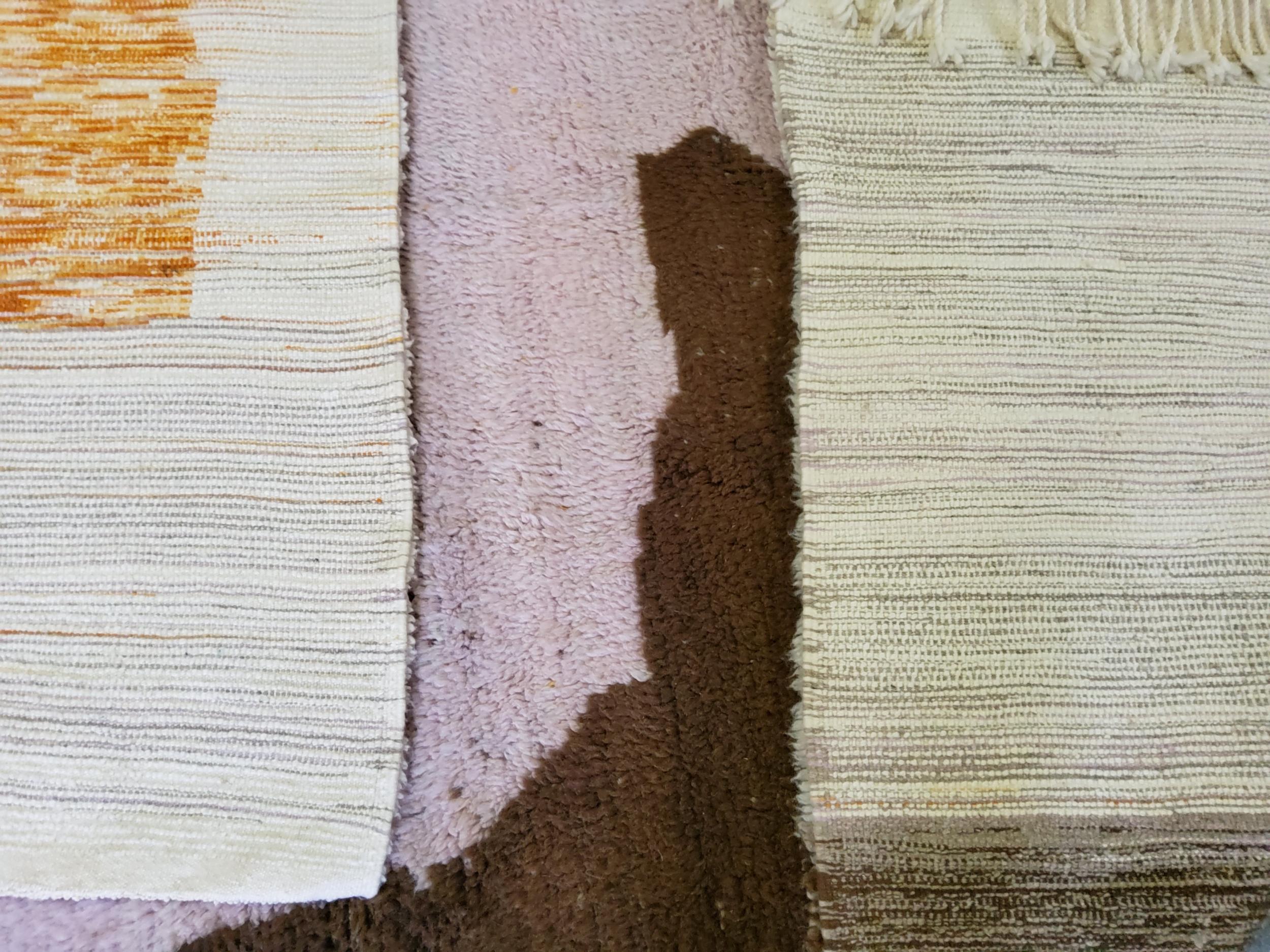 Alfombra Bereber Vintage de Lana Marroquí Multicolor Natural Late 20th Century en venta