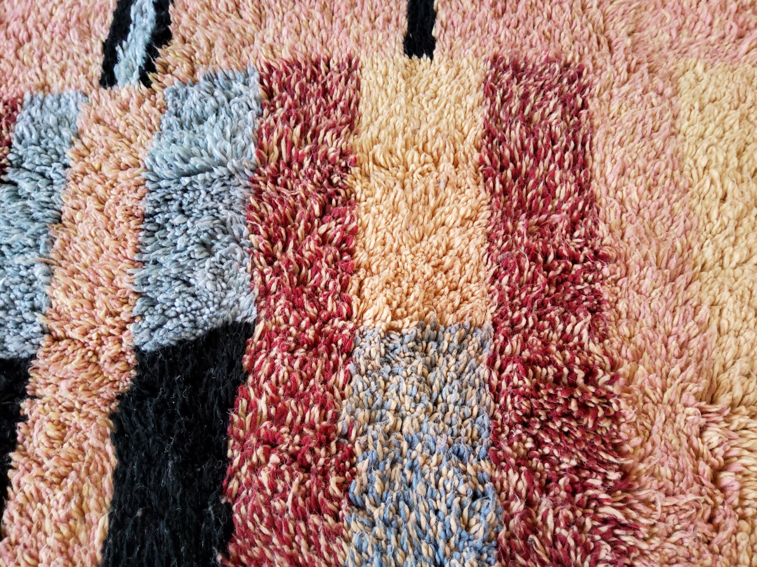 Hand-Crafted Tappeto Berbero  Beniourain, in Lana Multicolore - Marocco, Anni '90, 290x250 cm For Sale