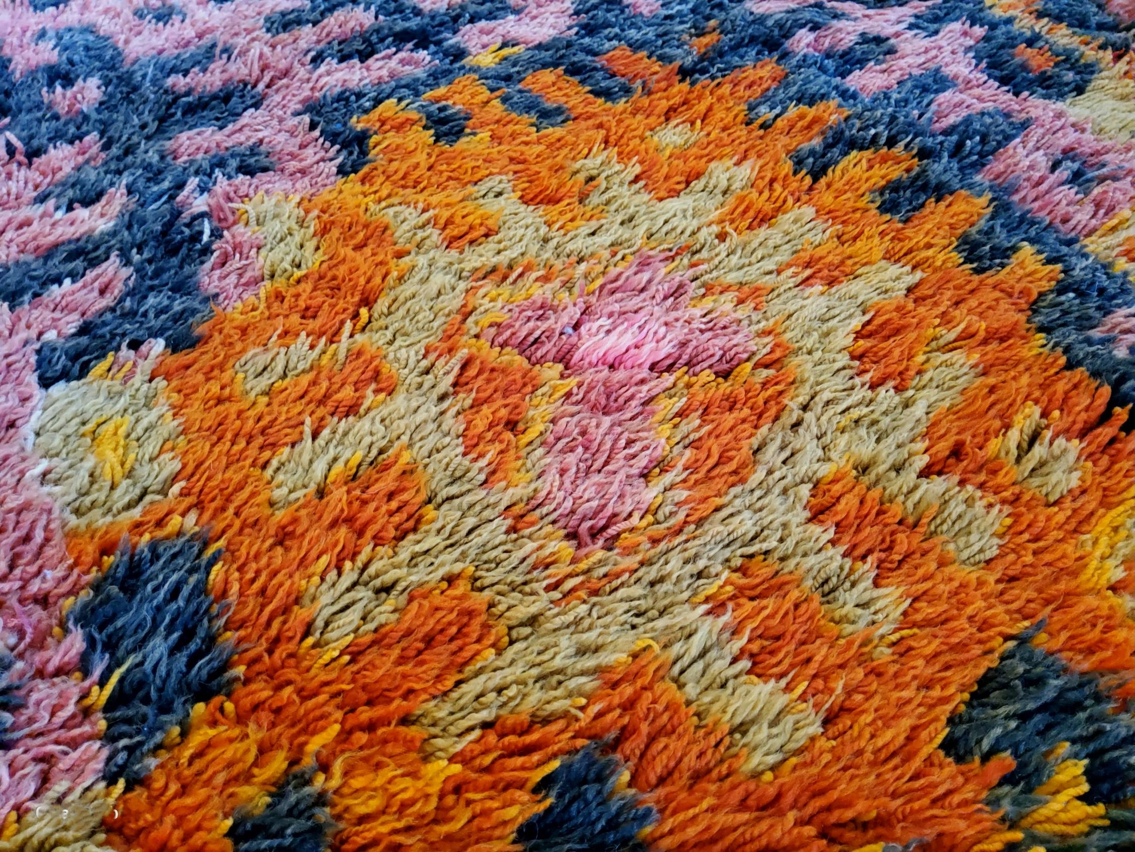 Berber Carpet Vintage Talsent Morocco, 1950s Natural Dyed Wool 418×197 cm In Good Condition For Sale In Loria, IT