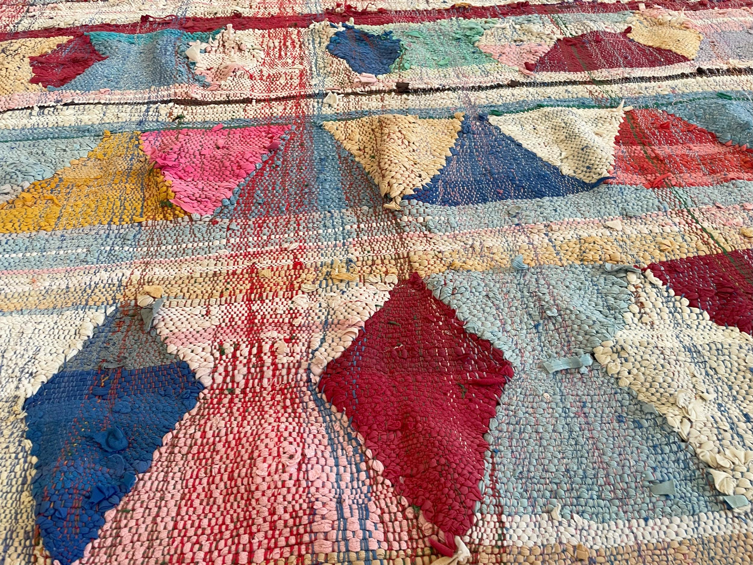 Tappeto Boucherouite Berbero anni ’70  Manufatto in lana e cotone  240×165 cm In condizioni buone in vendita a Loria, IT