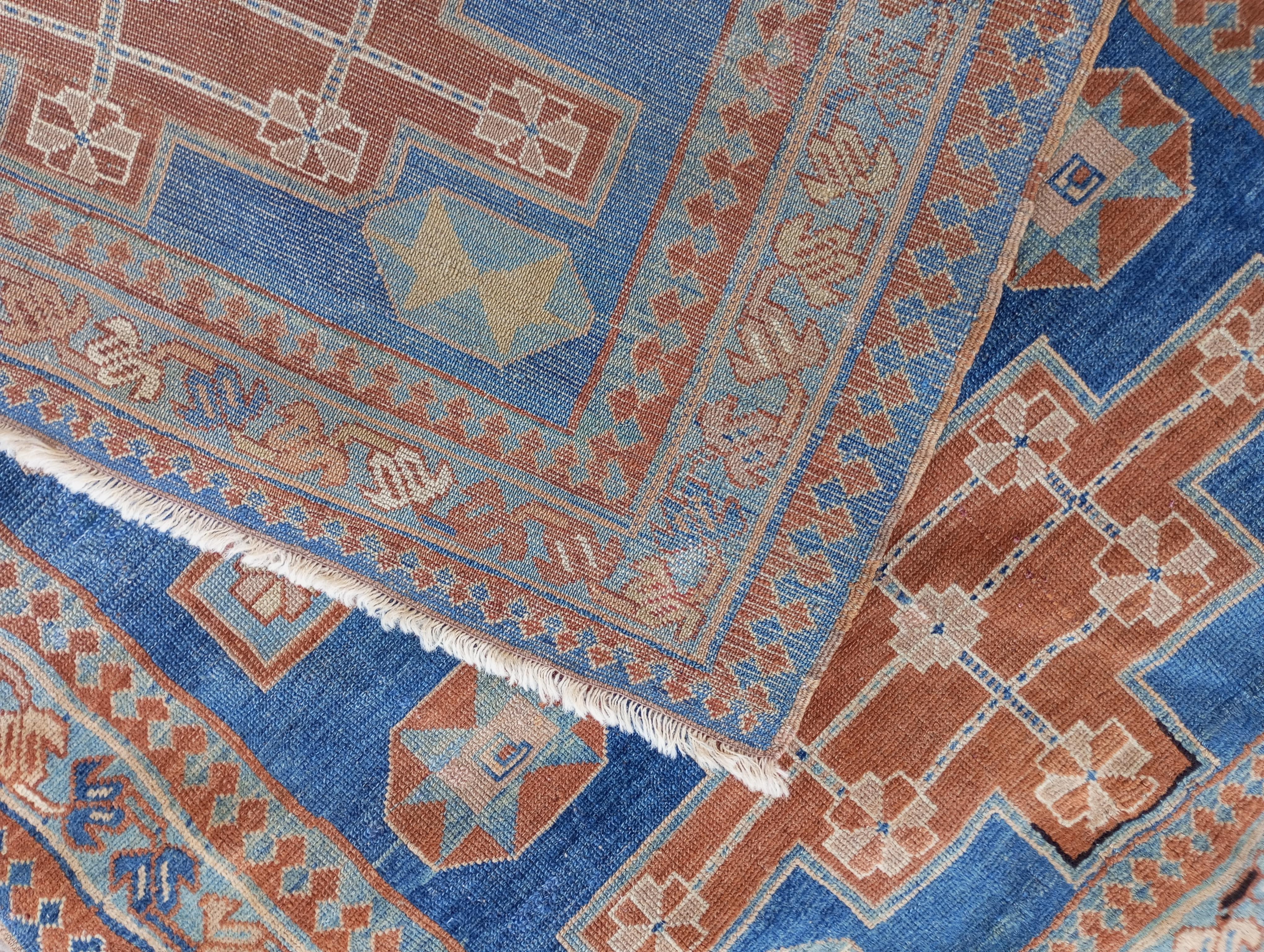 Blue hand-knotted Caucasian rug For Sale 4