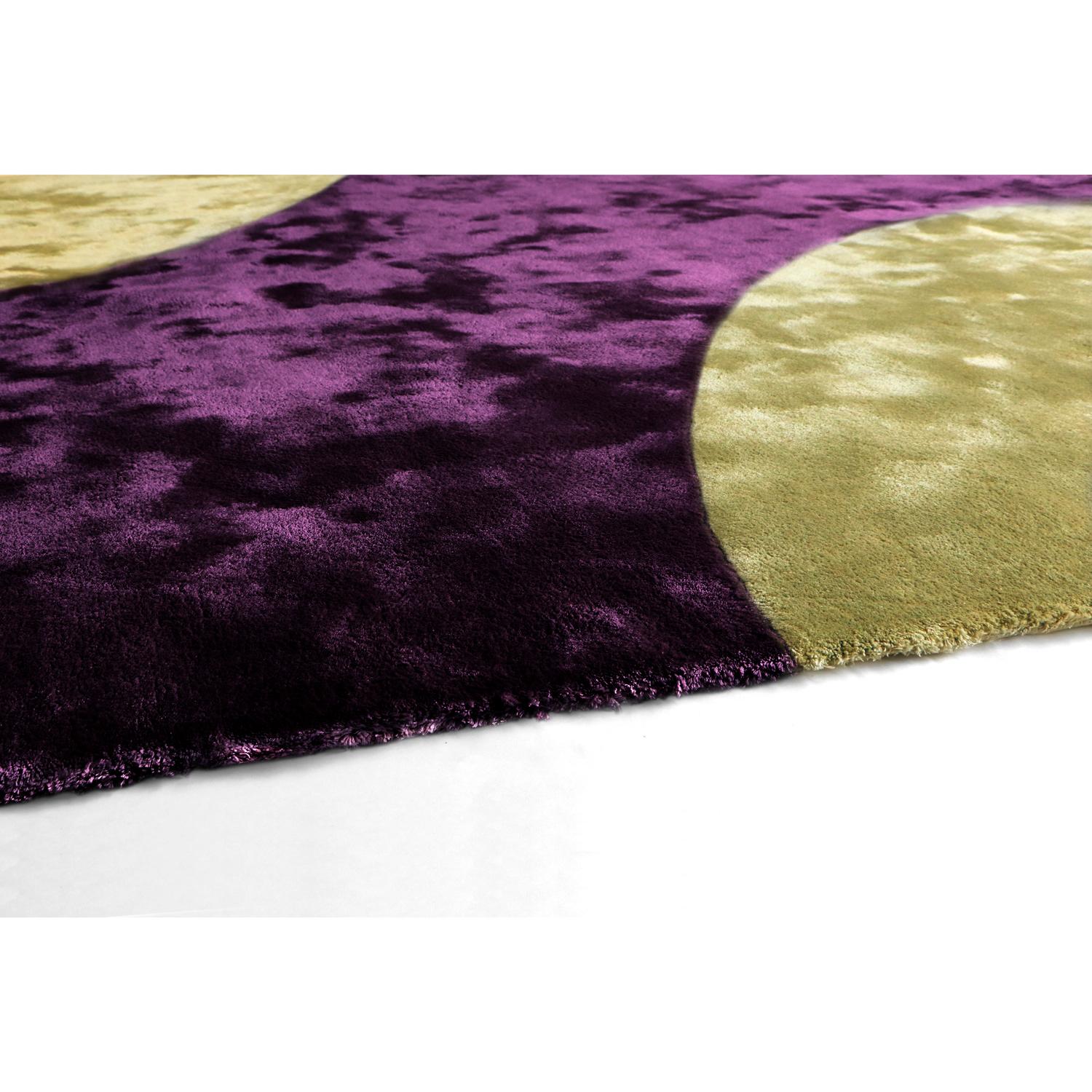 Modern Tappeto colorato viola in tencel design Italiano by Deanna Comellini 180x350 cm For Sale