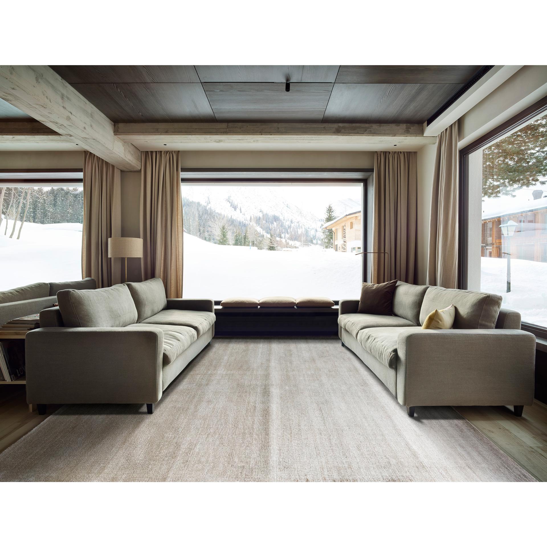 La collezione di tappeti moderni Frizzantino di G.T.DESIGN unisce innovazione e tradizione artigianale italiana per offrire una soluzione esclusiva al settore contract.

Realizzato interamente in nylon ignifugo certificato, garantisce la massima