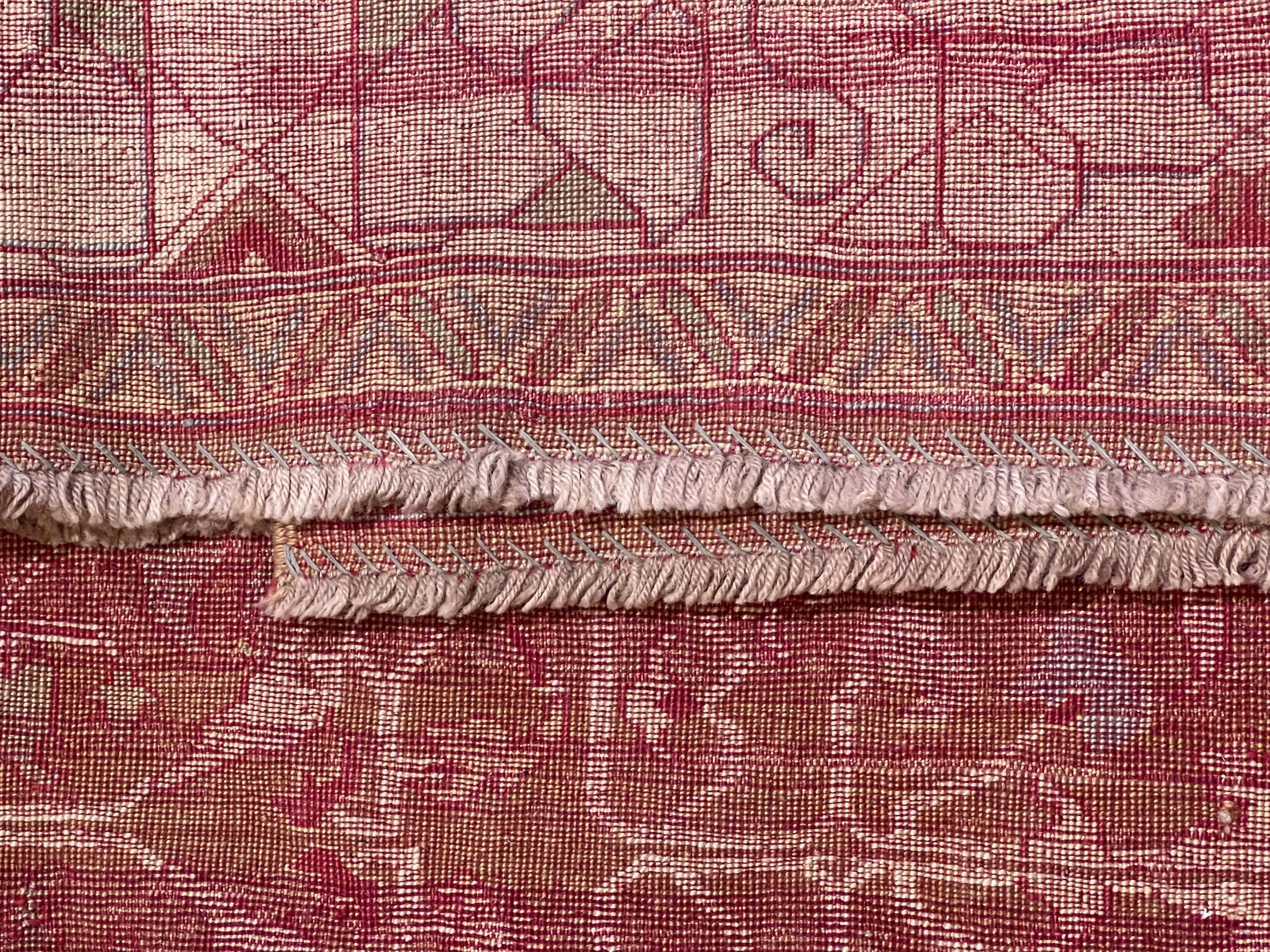 Teppich mit dem Muster der alten Mamluken-Teppiche und hellen Farbtönen im Angebot 8