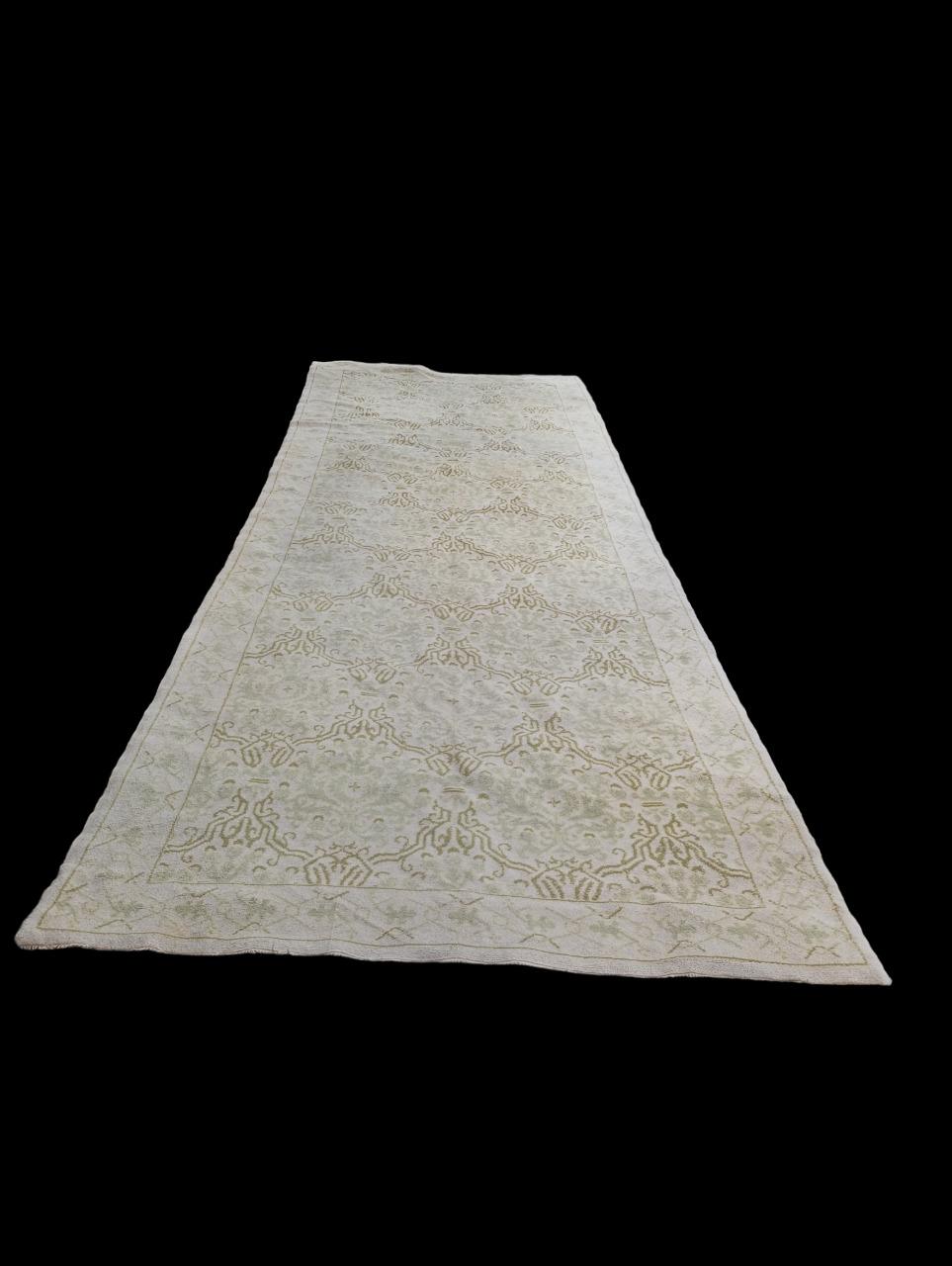Tapis de Cuenca noué à la main, dimensions inhabituelles 555 x 180 cm. en vente 5