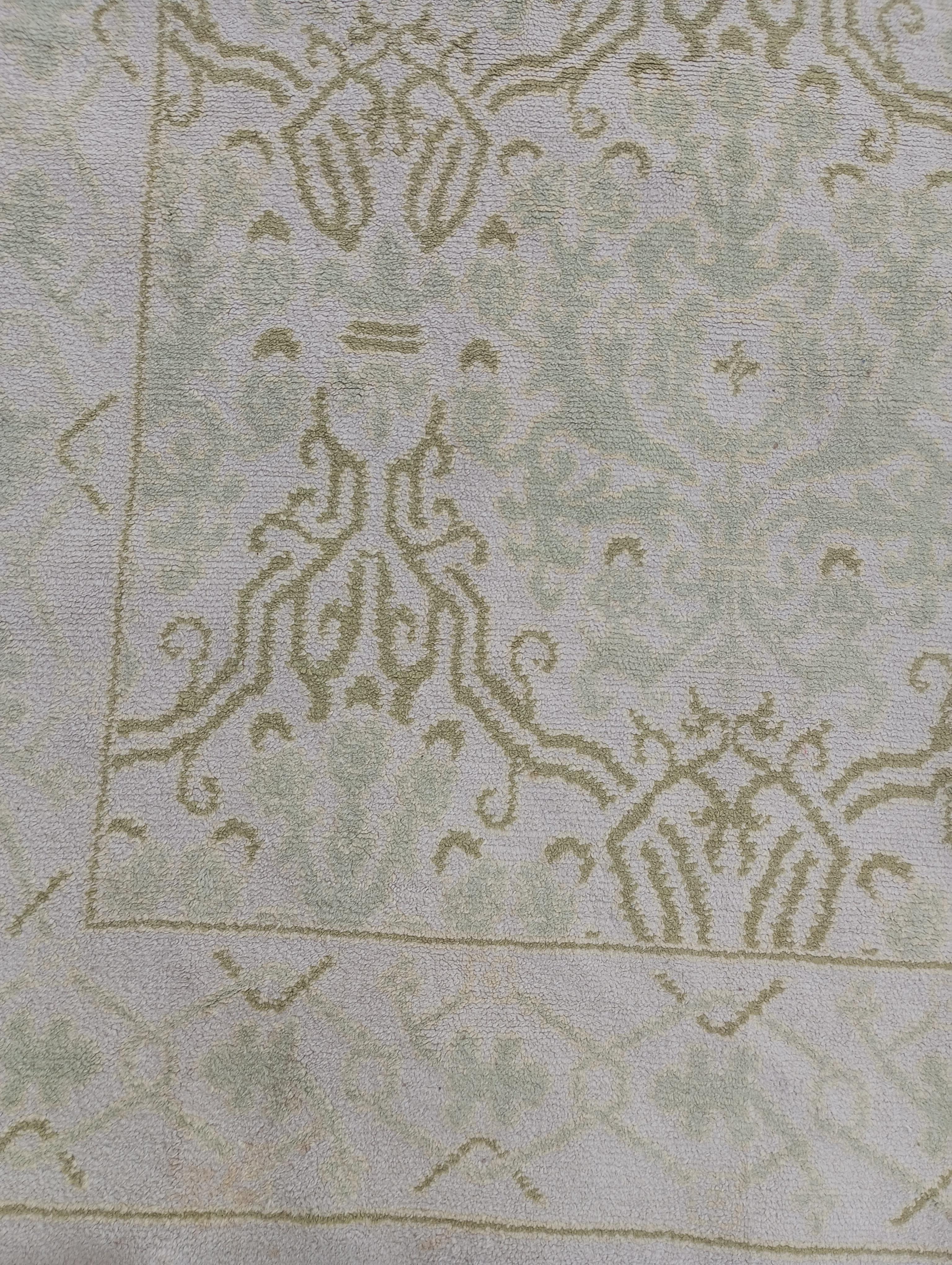 Spanish Tapis de Cuenca noué à la main, dimensions inhabituelles 555 x 180 cm. en vente