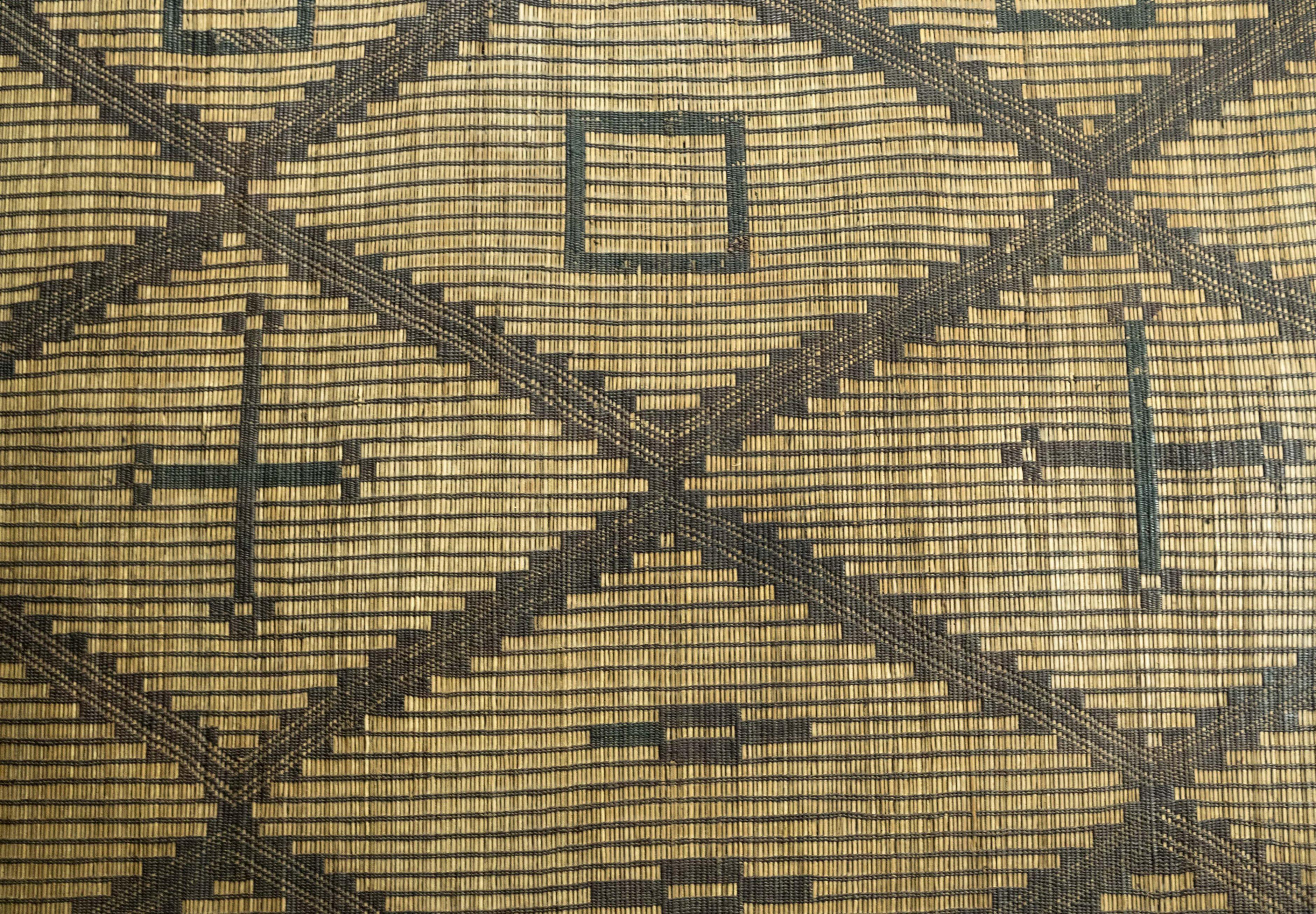 Mauretanischer Teppich, Vintage, 20. Jahrhundert, Holz und Leder, Kelim, Vorrätig (Stammeskunst) im Angebot