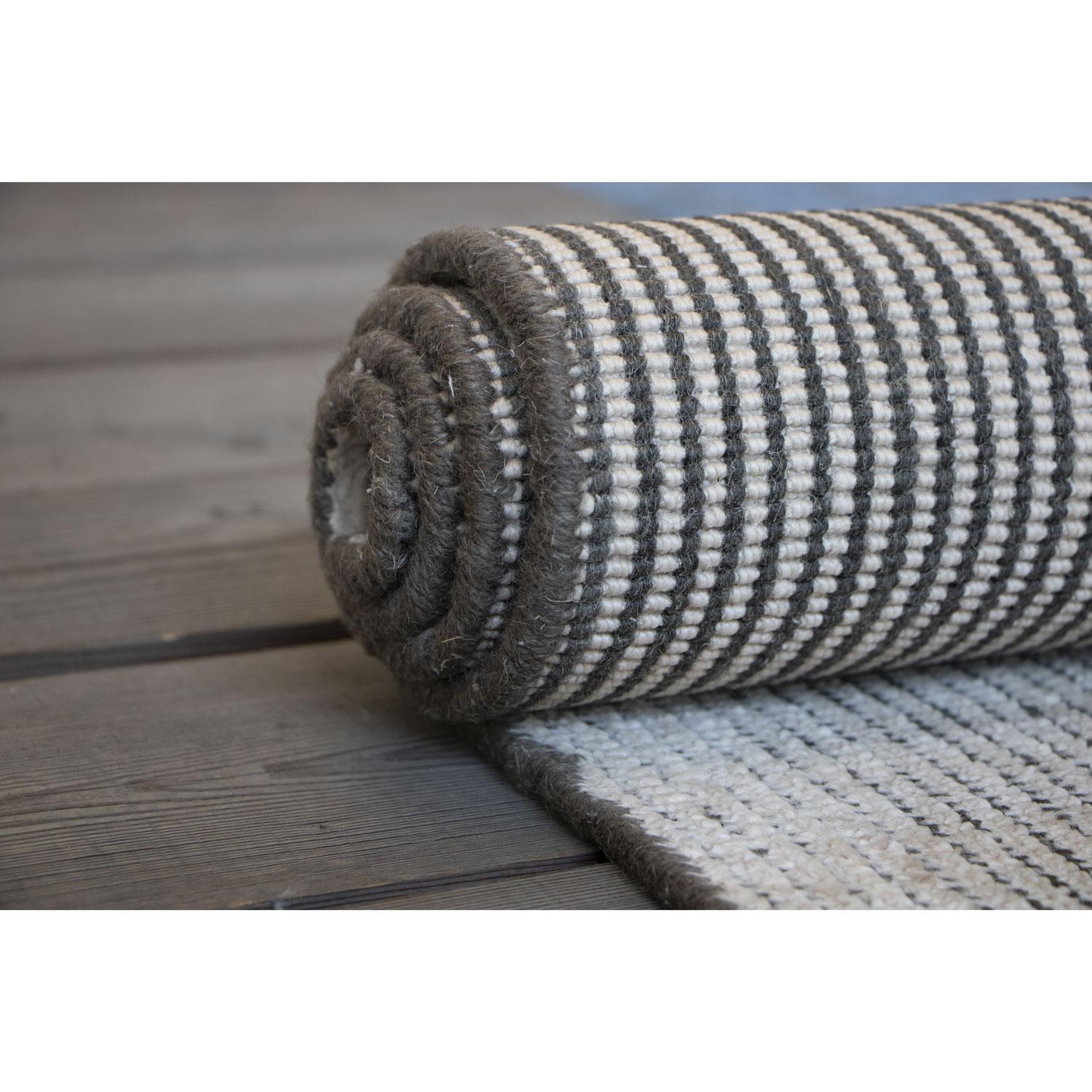 Tappeto diseño en bambù seda sostenibile de Deanna Comellini en Stock 200x330 cm en Nuevo estado para la venta en Bologna, IT