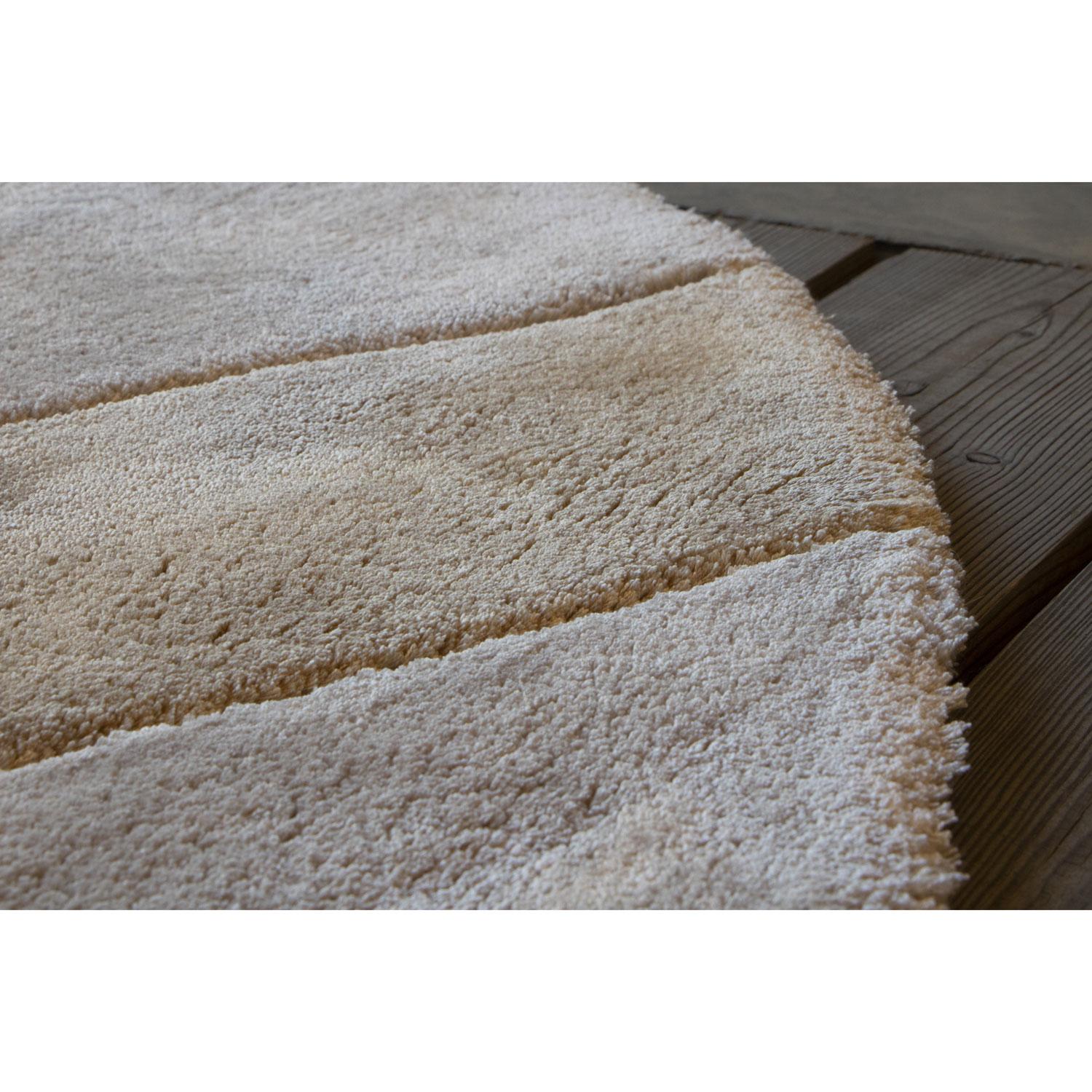 Modern Tappeto Design Italiano Forma Organica Beige by Deanna Comellini 250x260 cm For Sale