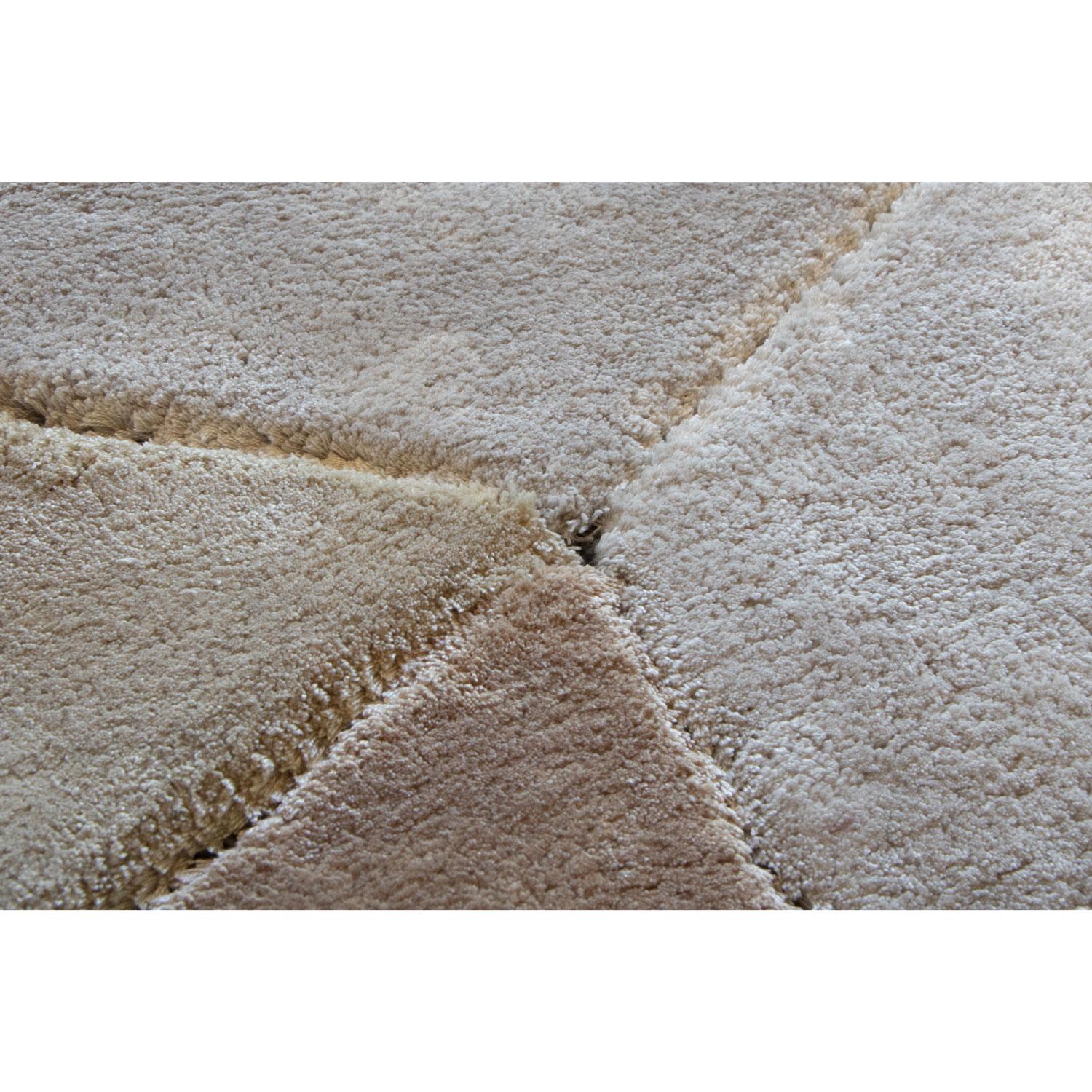 Indian Tappeto Design Italiano Forma Organica Beige by Deanna Comellini 250x260 cm For Sale