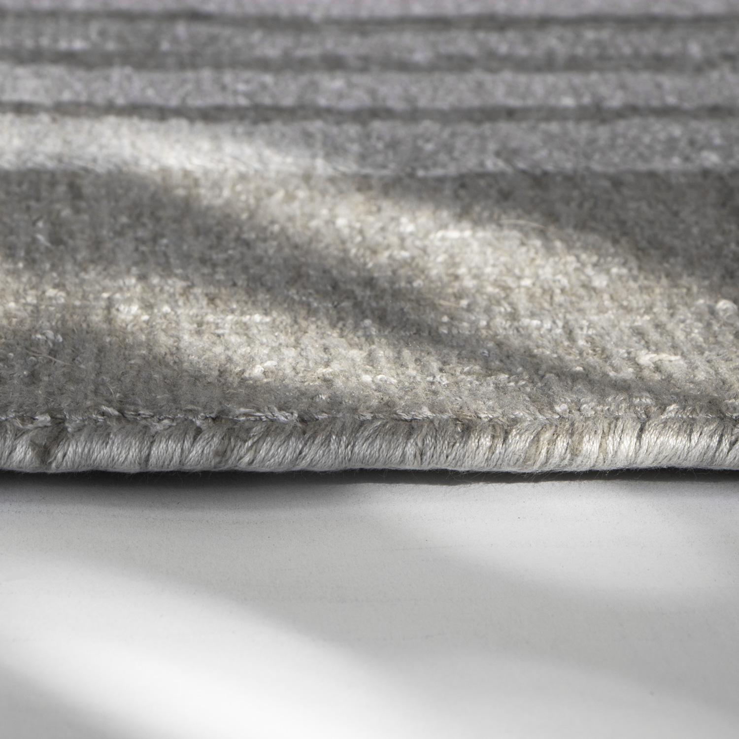 Modern Tappeto Design Italiano in Fibre Naturali Grigio by Deanna Comellini 250x350 cm For Sale