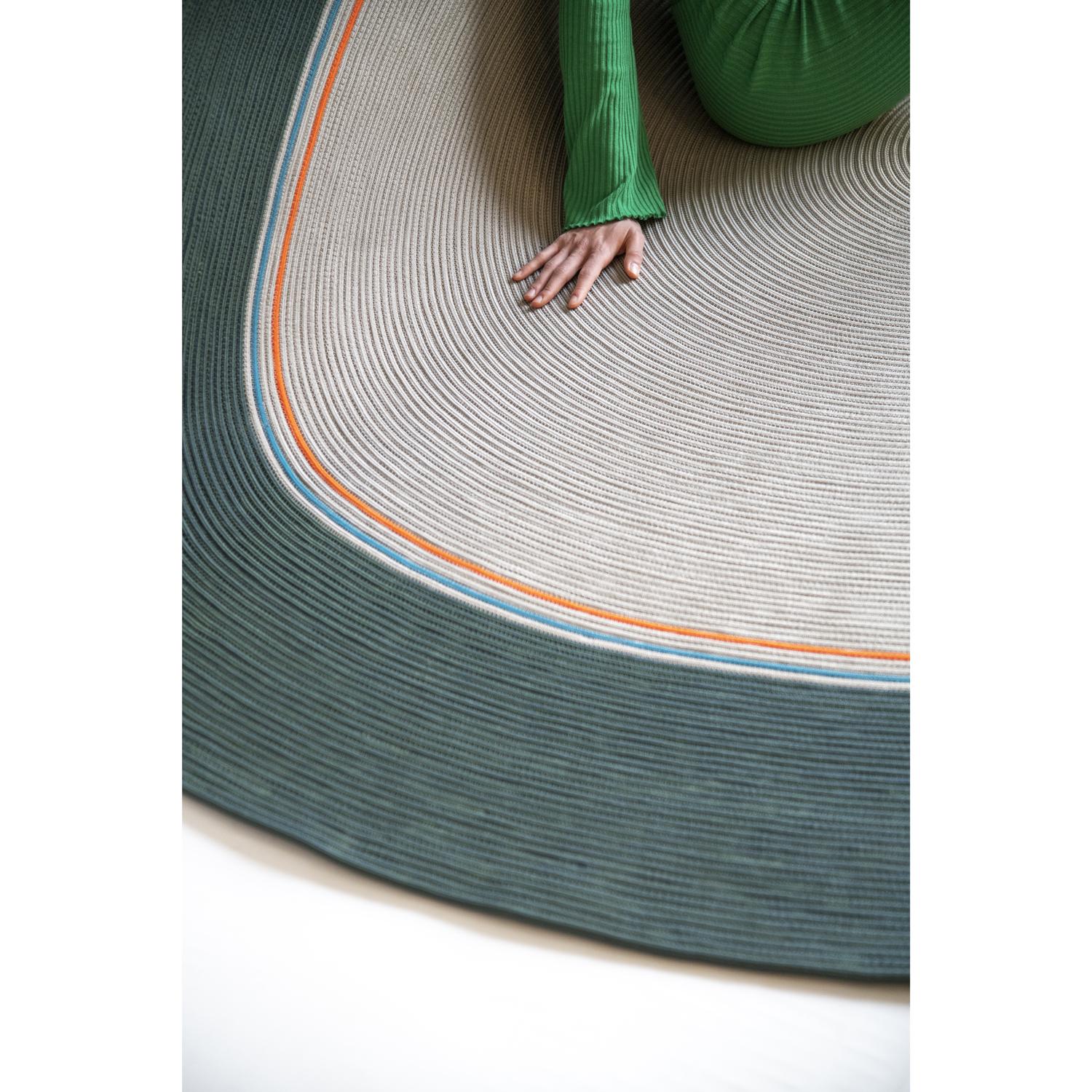 Other Tappeto Design Rotondo Indoor Outdoor Grigio Verde by Deanna Comellini Ø250 cm For Sale