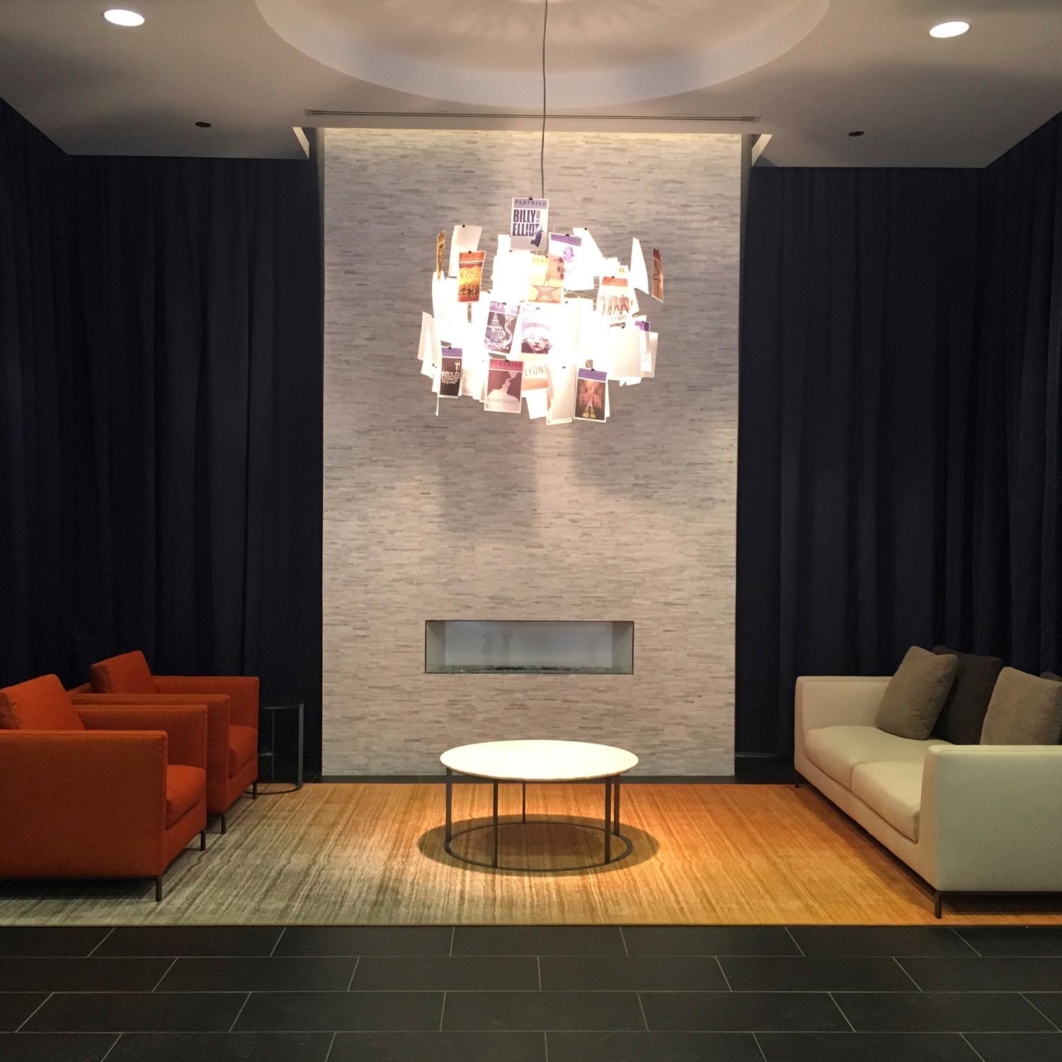 Modern Tappeto Design Sfumato Forma Organica Pet Friendly by Deanna Comellini 380x395cm For Sale