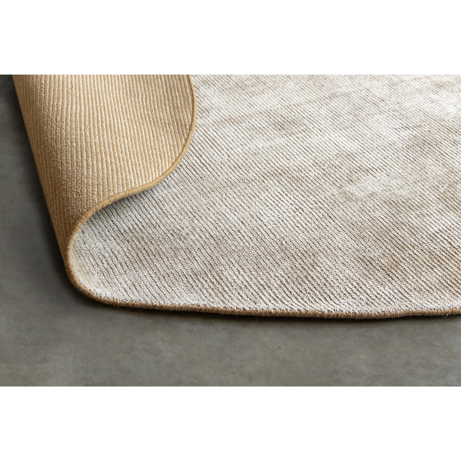 Laine Tappeto design sostenibile seta bambù bianco ovale by Deanna Comellini 250x370cm en vente