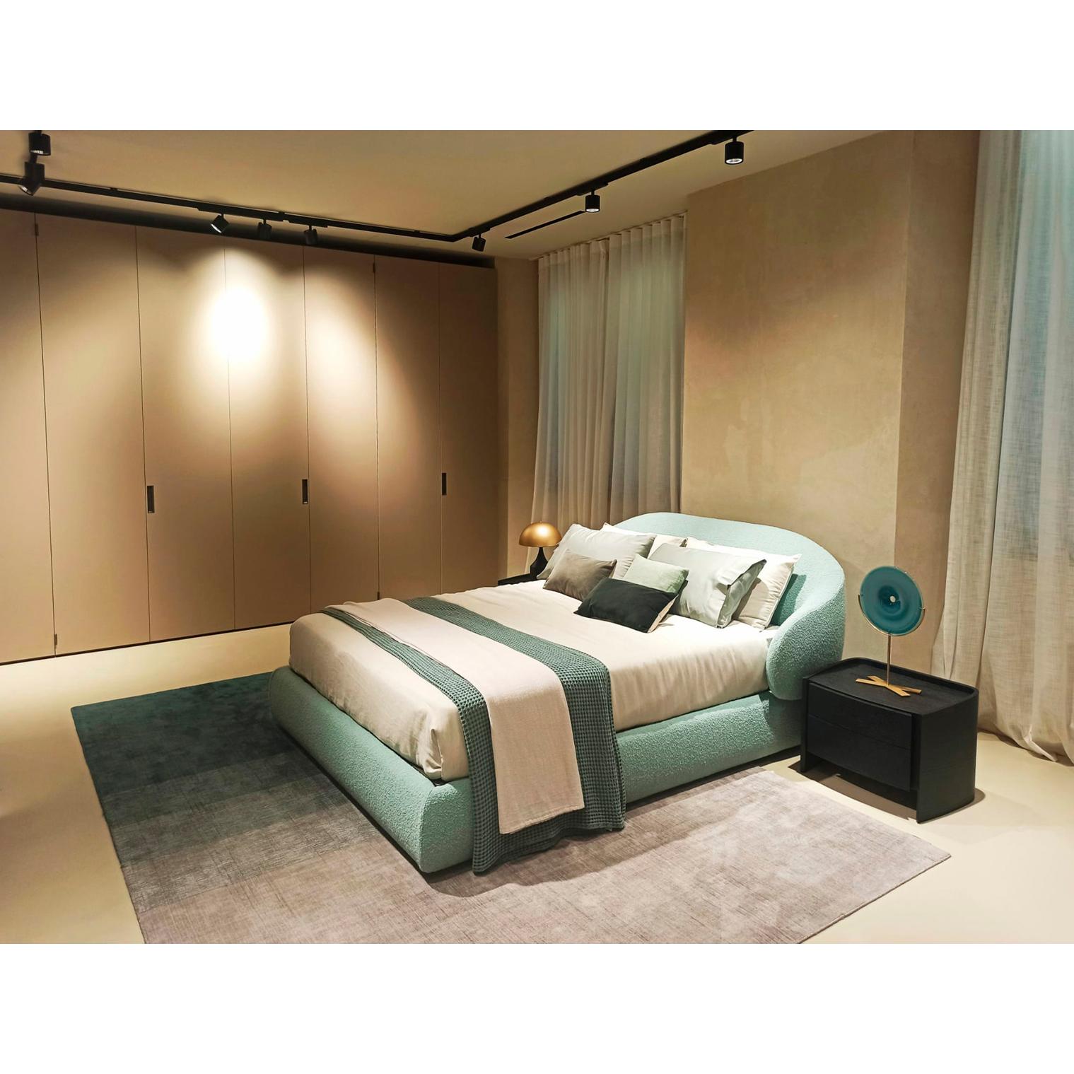 Modern Tappeto design viscosa eco sfumato acque grigio by Deanna Comellini 250x350cm For Sale