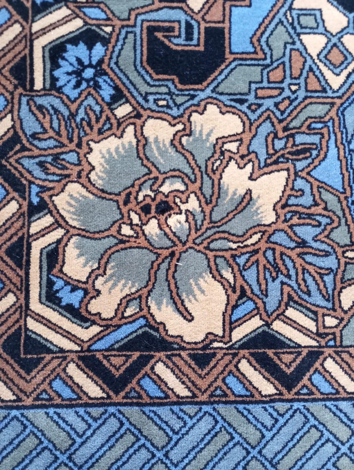 Alfombra diseñada por Pierre Balmain Francia años 70 para Van Neder en venta 3