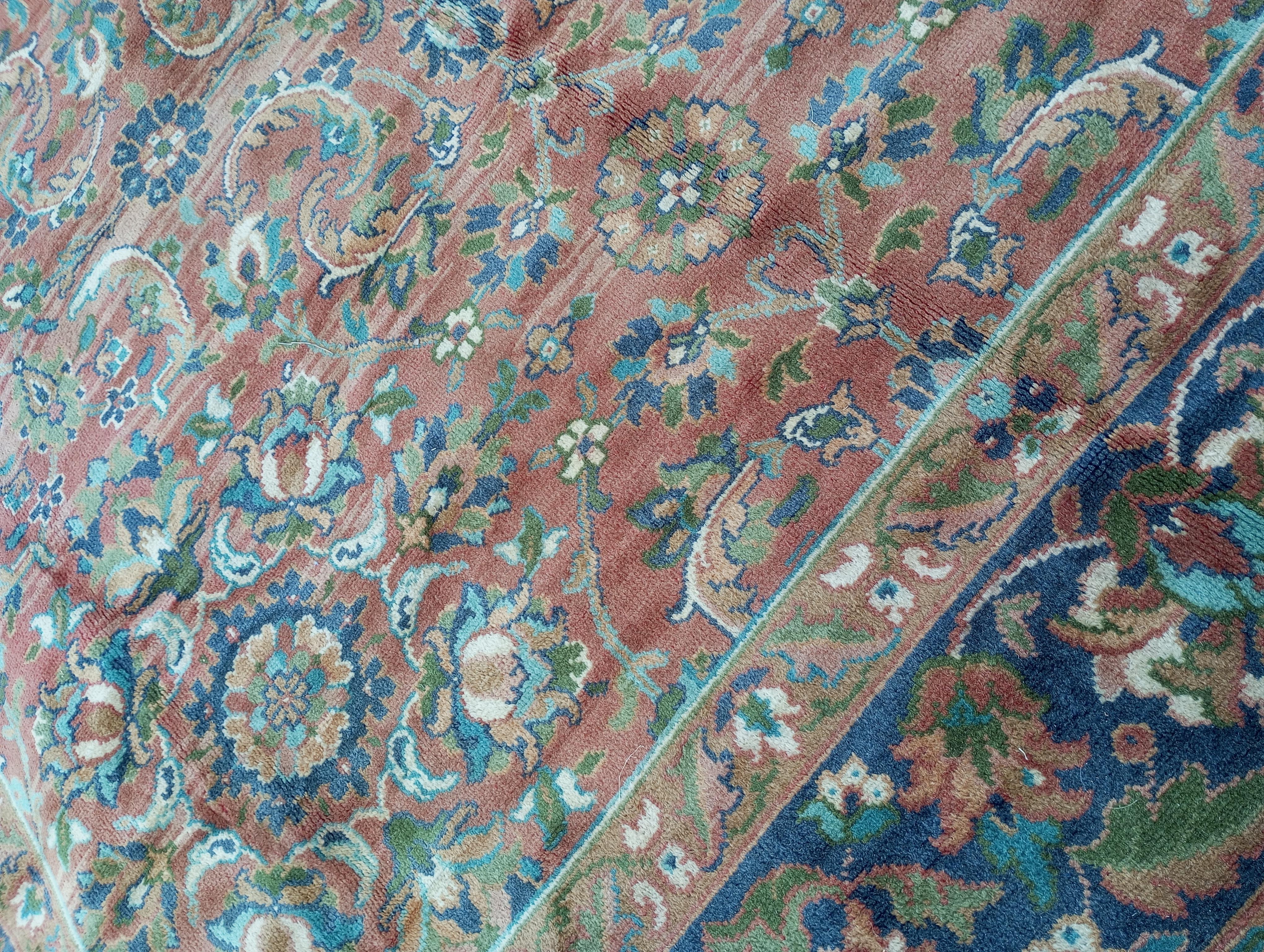 Europäischer Teppich mit Zigler-Design (Österreich) (Handgeknüpft) im Angebot