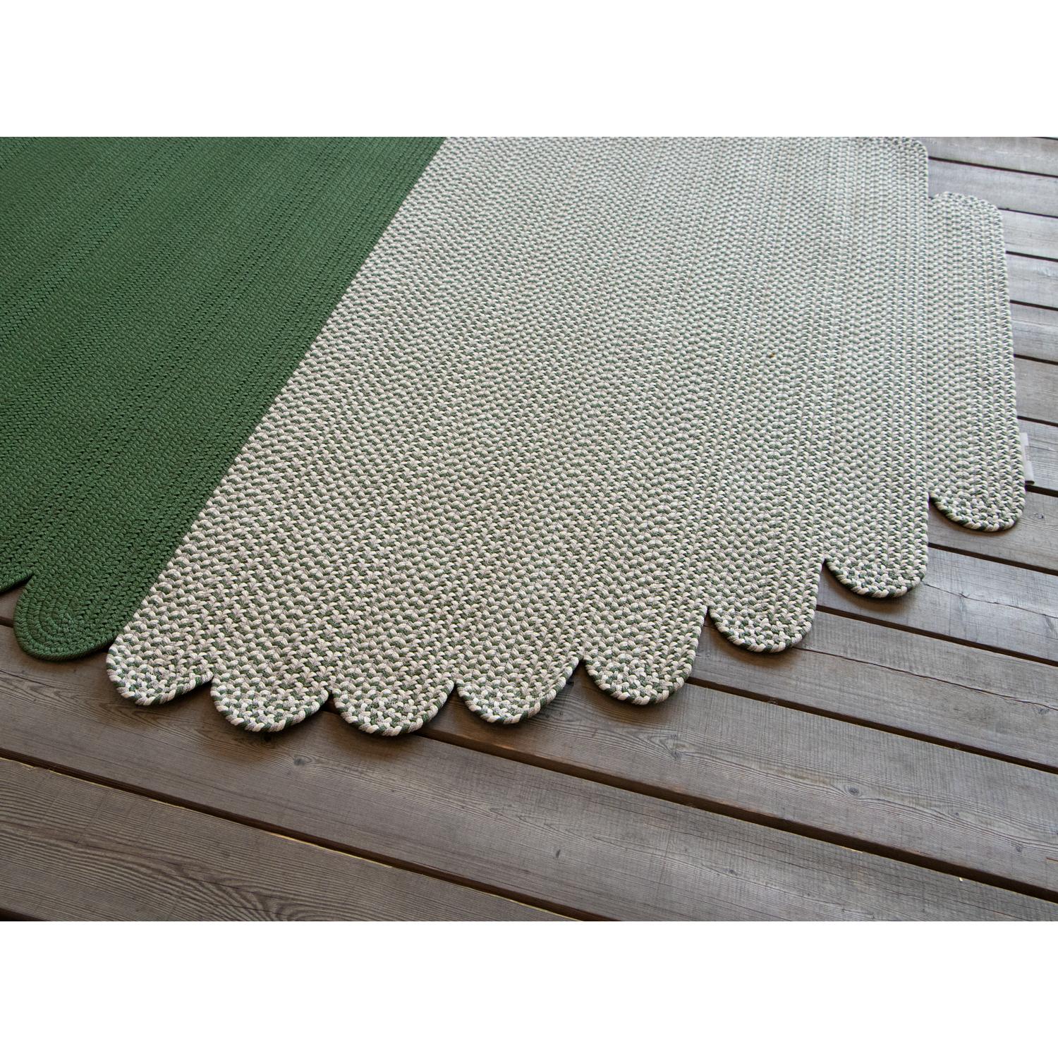 Modern Tappeto foglia outdoor verde grigio design italiano Deanna Comellini 176x300cm For Sale