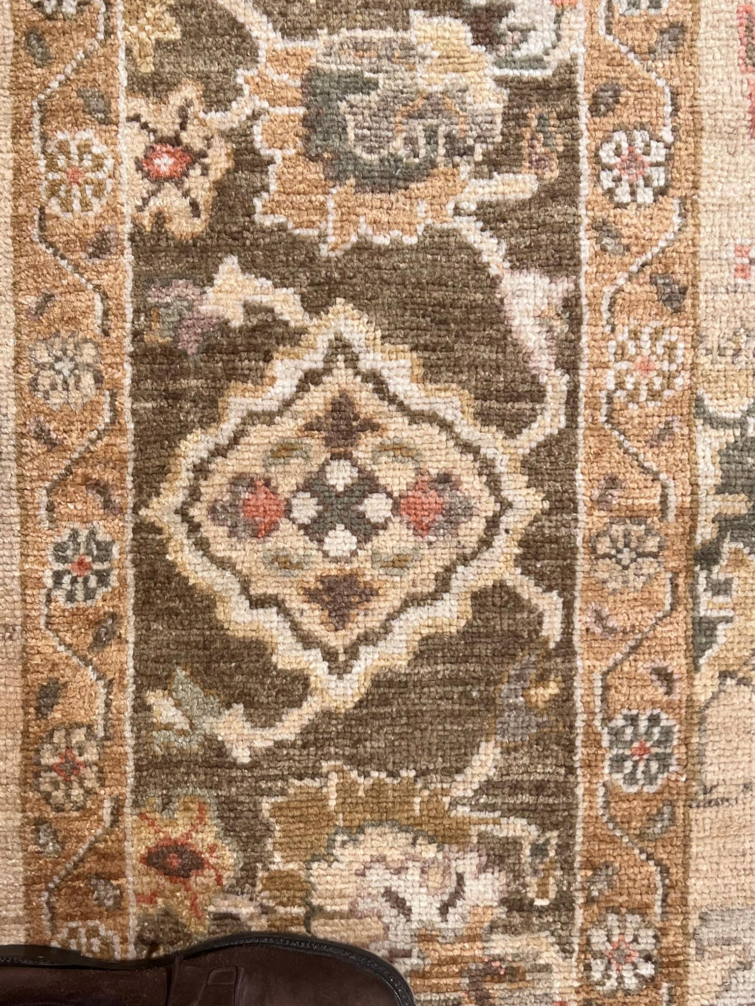 Oushak Light-colored background rug with rotten green border traditional design without medallion For Sale
