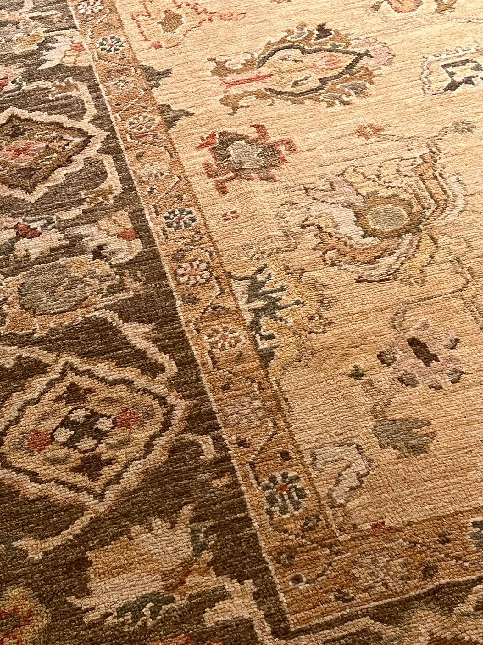 Light-colored background rug with rotten green border traditional design without medallion For Sale 1