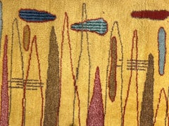 Tapis jaune moutarde avec motifs abstraits de différentes couleurs ZEKI MUREN