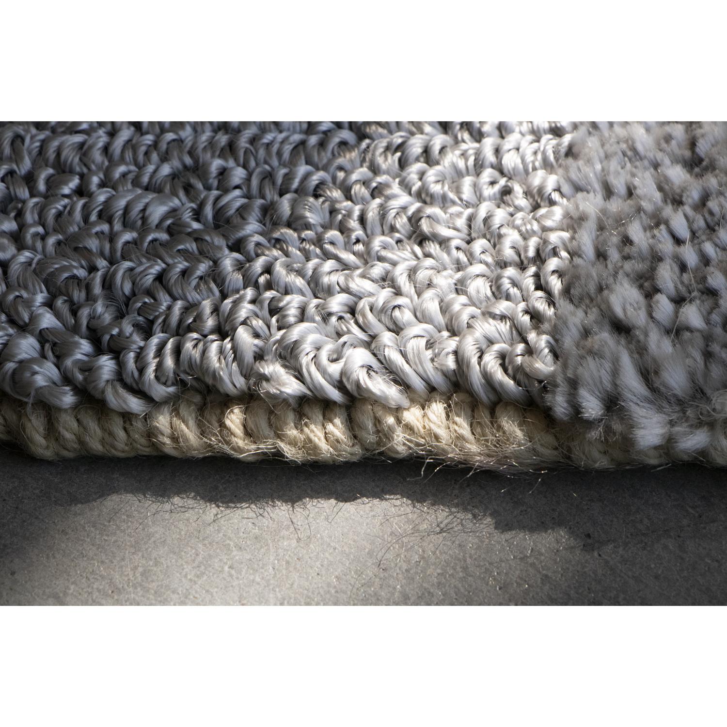 XXIe siècle et contemporain Tappeto grigio lucido di designs italiano by Deanna Comellini in stock 200x300 cm en vente