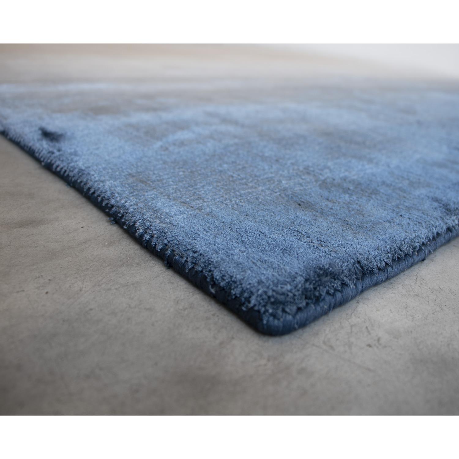 Modern Tappeto Icona Design In-Canto Seta di Bambù Grigio by Deanna Comellini 200x300cm For Sale