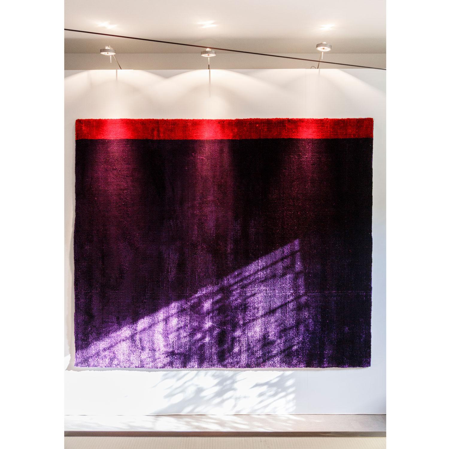 Tappeto Iconico Design Contemporaneo Viola Rosso Deanna Comellini 200x240 cm (Indisch) im Angebot