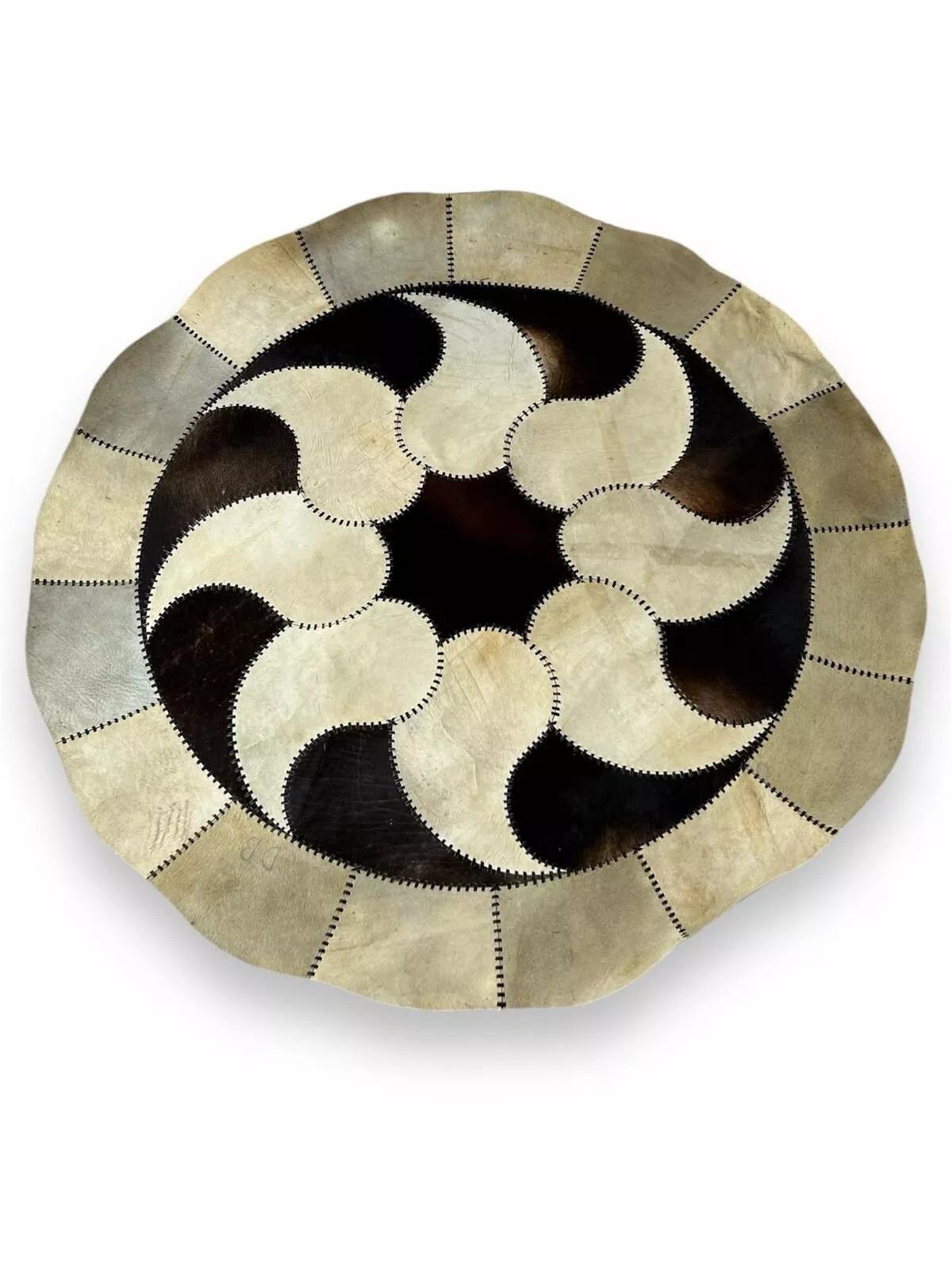 Horsehair Rug Made In Brazil São Paulo 1970's Modern.


Wonderful rug made of pony skin in the 1970s.

Manufacturer's mark present on the back.


The item is in good conservative condition, no major cosmetic or structural defects to report, just