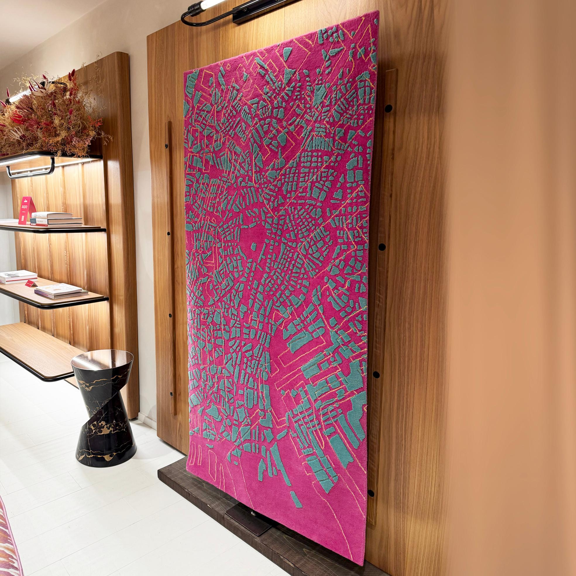 Tappeto in lana annodato a mano di Tokio, design italiano personalizzabile In condizioni Nuovo in vendita a Torino, IT
