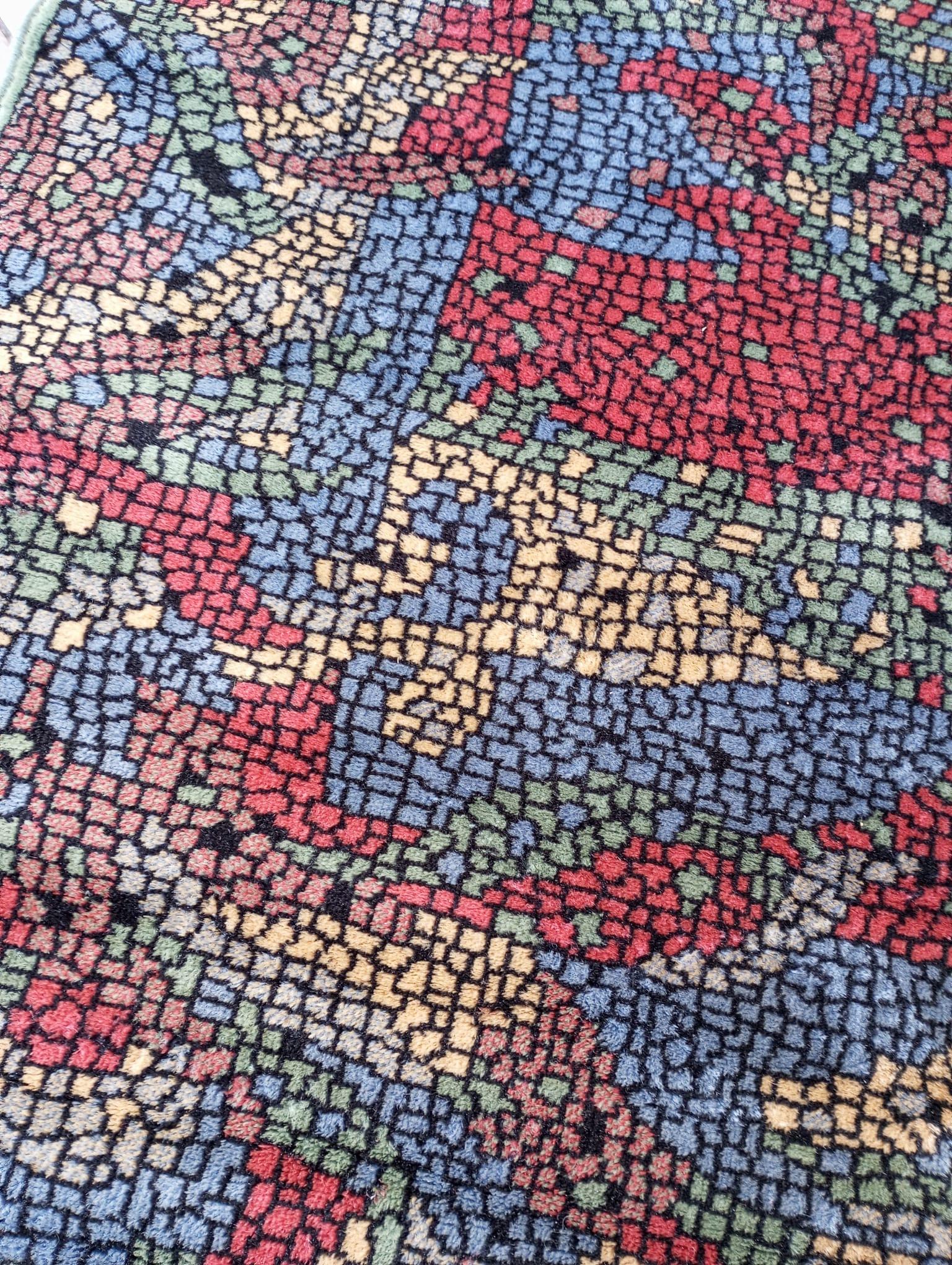 Laine Tapis en laine avec motifs en mosaïque, 1990 France en vente