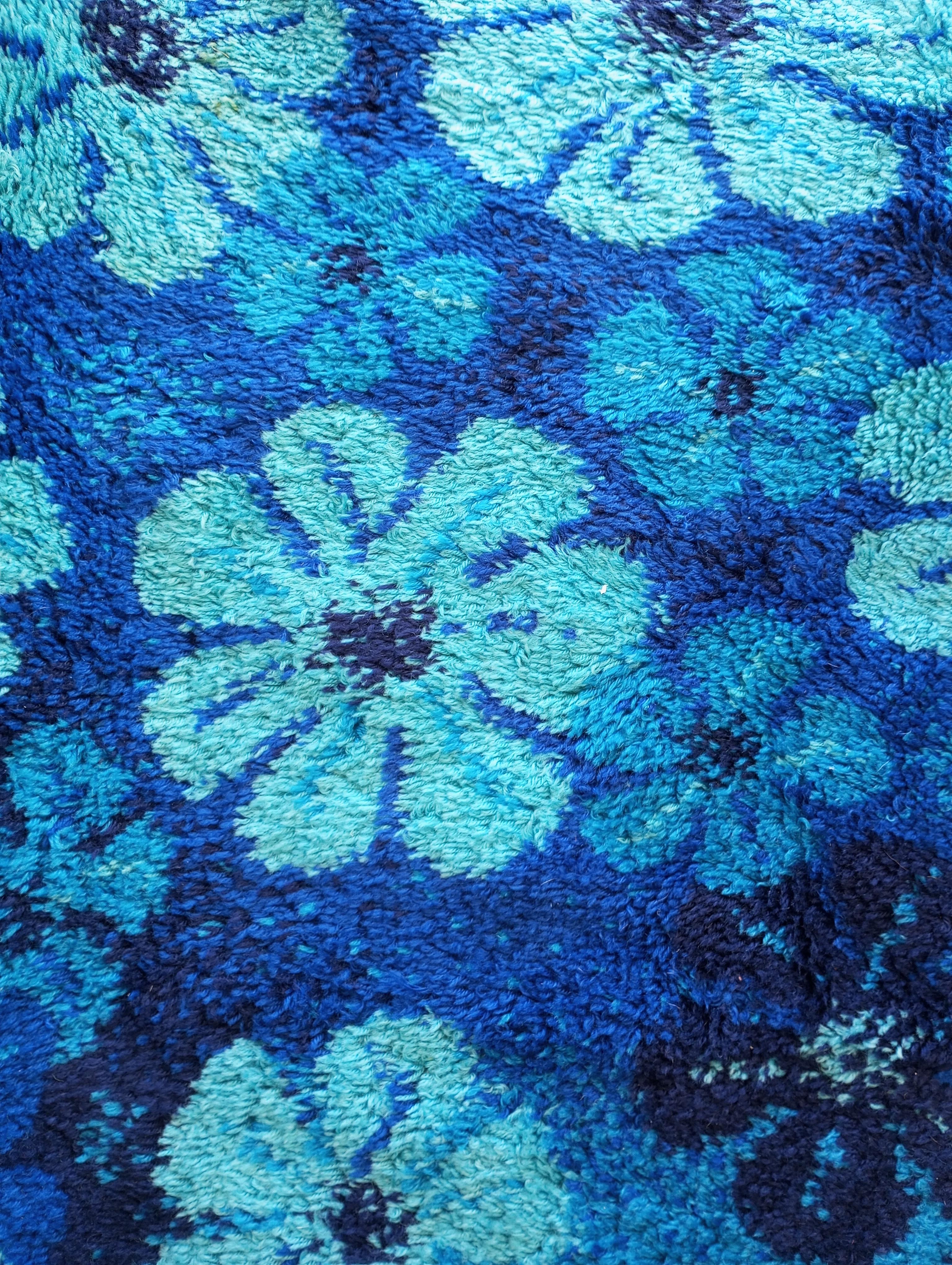 Tappeto in lana con fiori stilizzati, Danimarca anni ‘70 For Sale 2