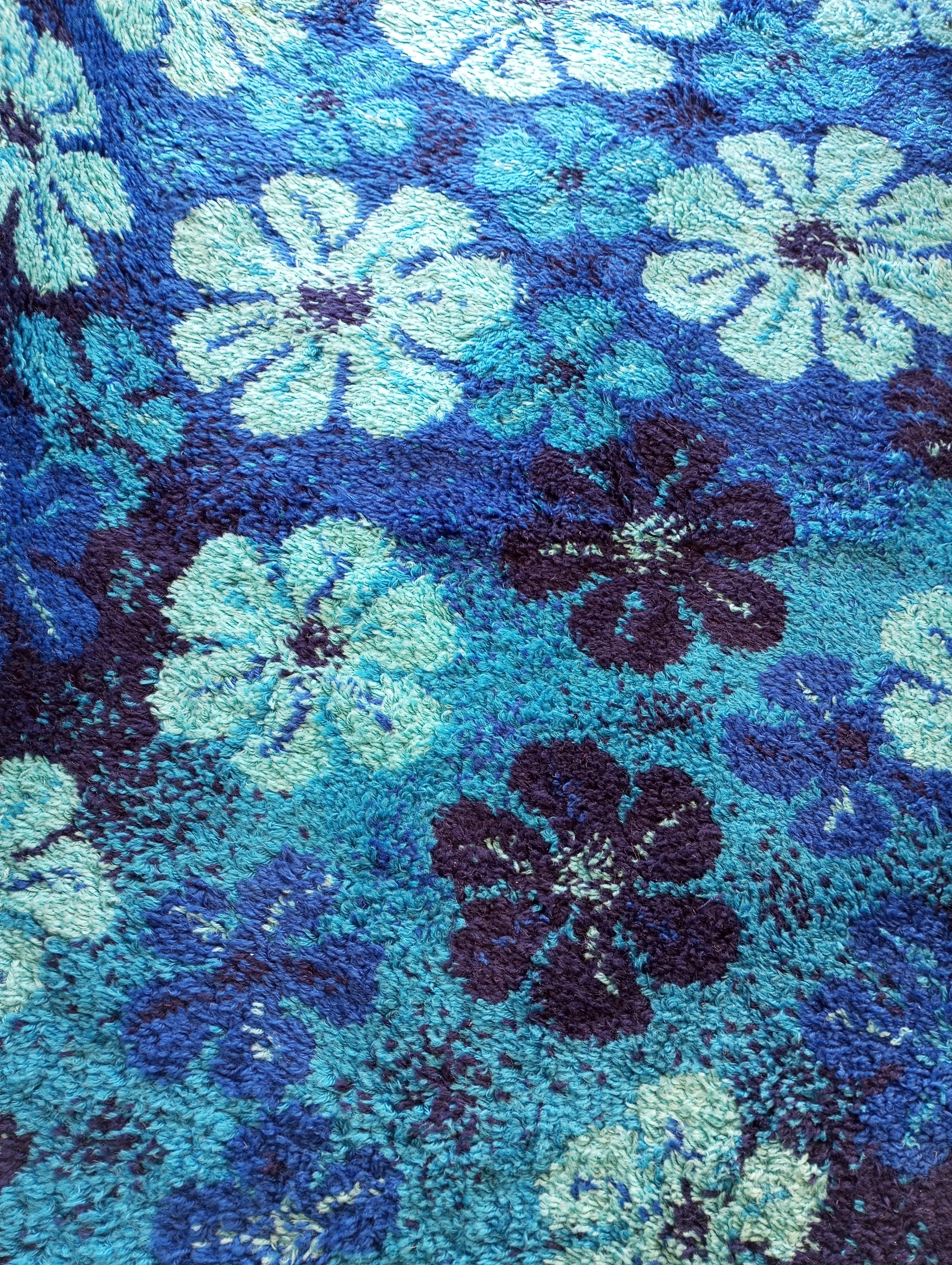 Tappeto in lana con fiori stilizzati, Danimarca anni ‘70 For Sale 3