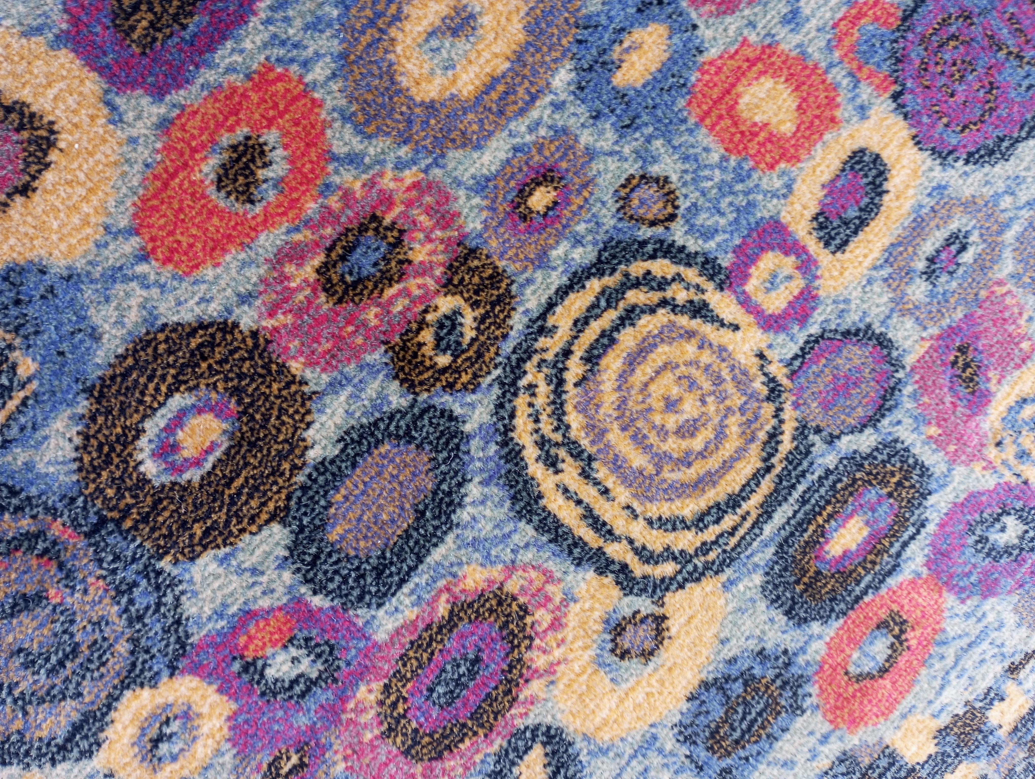 Italian Wool rug Italy 1970s For Sale