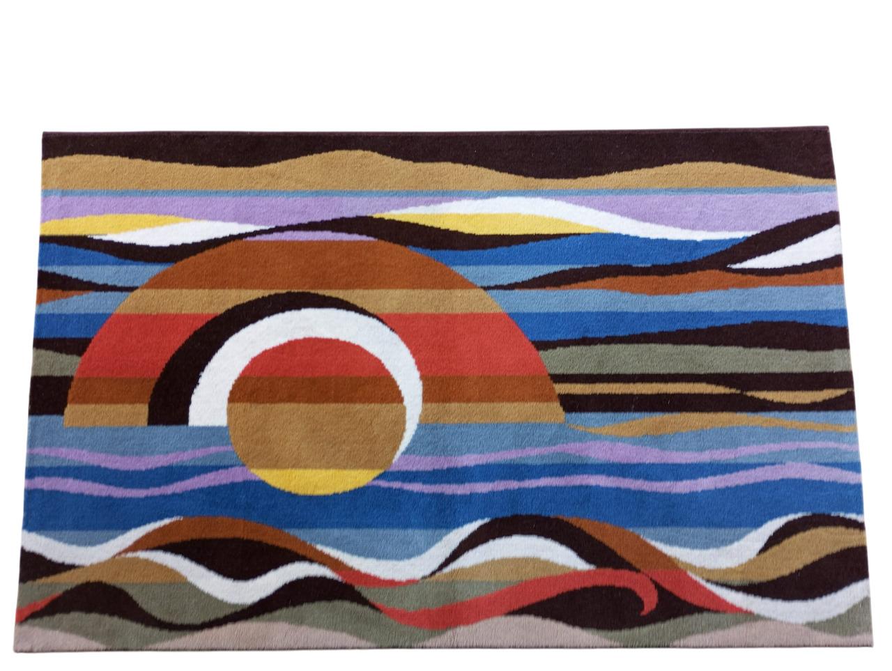Cet article  ispirato dall'arte di Sonia Delaunay, celebre per le sue composizioni geometriche e il suo uso innovativo del colore.
Il présente un design astrat et dynamique, caractérisé par des lignes sinueuses et des formes géométriques qui