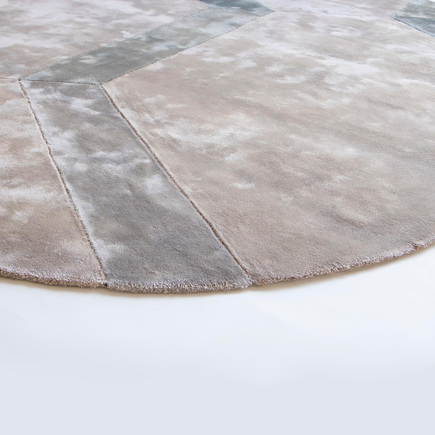 Other Tappeto in Tencel Grigio Design Italiano by Deanna Comellini 220x260 cm For Sale