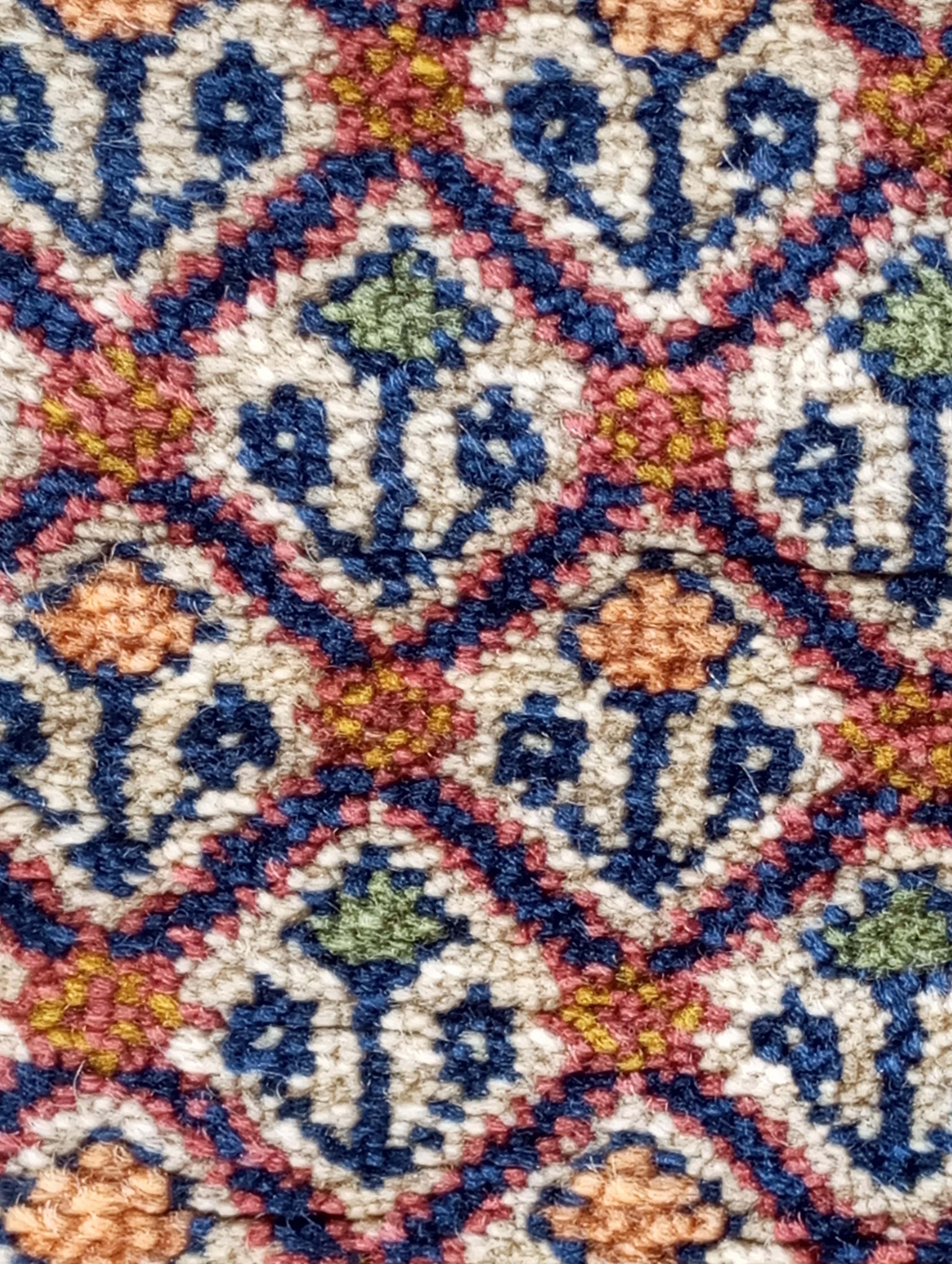 Wool Indian hand-knotted wool rug 225 cm. x 128 cm. For Sale
