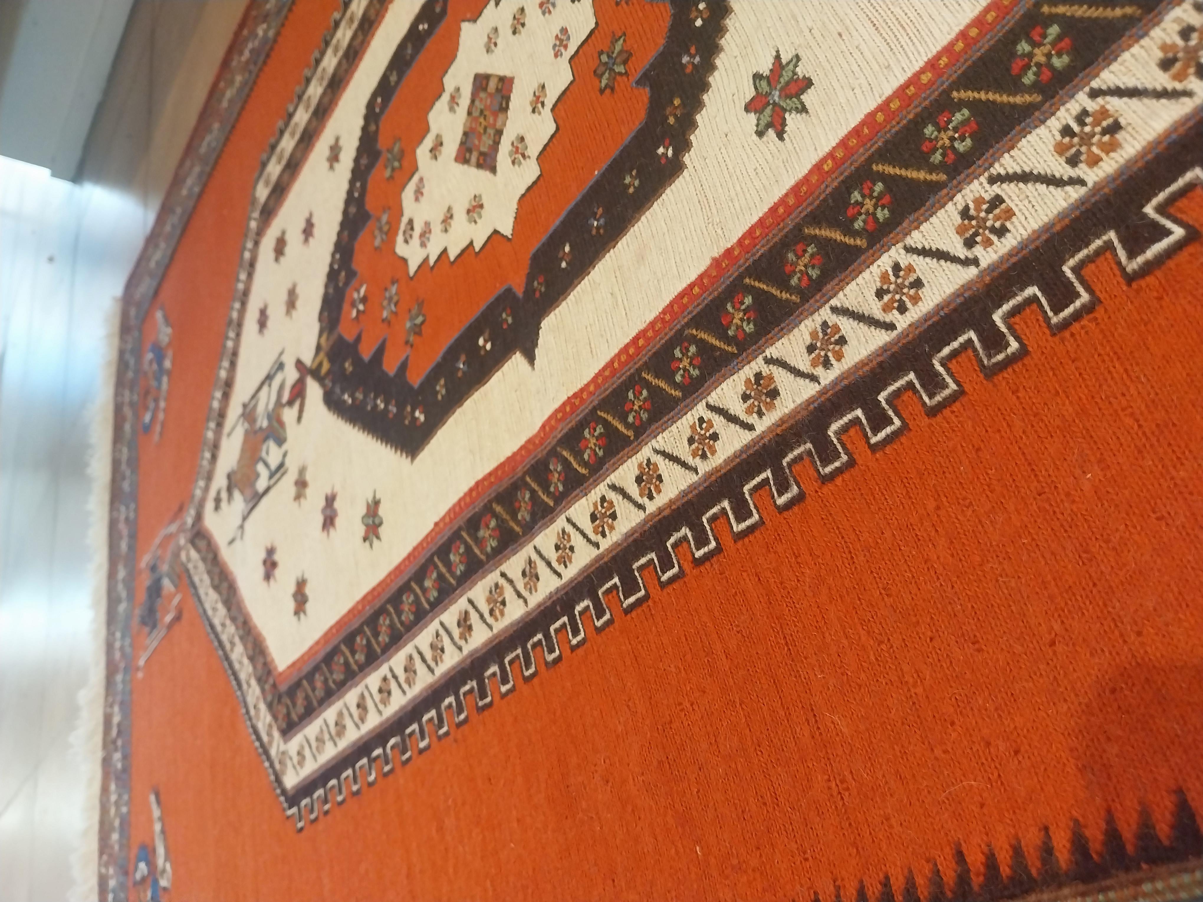 Vintage Midcentury Kilim Rug In Good Condition For Sale In Foligno, Perugia