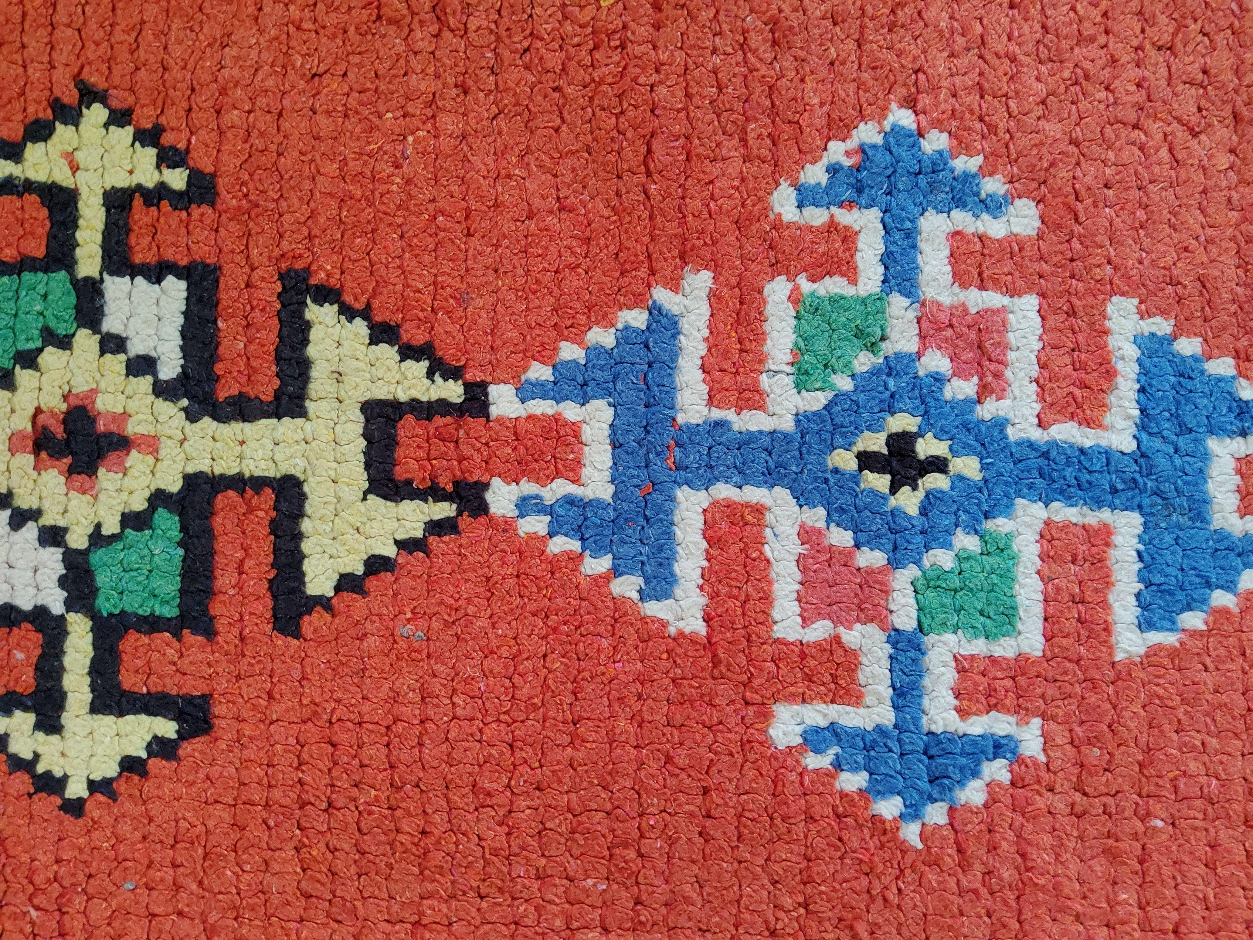 Marokkanischer Vintage Berberteppich Azilal Mehrfarbiger Wollteppich Natur (Moroccan) im Angebot
