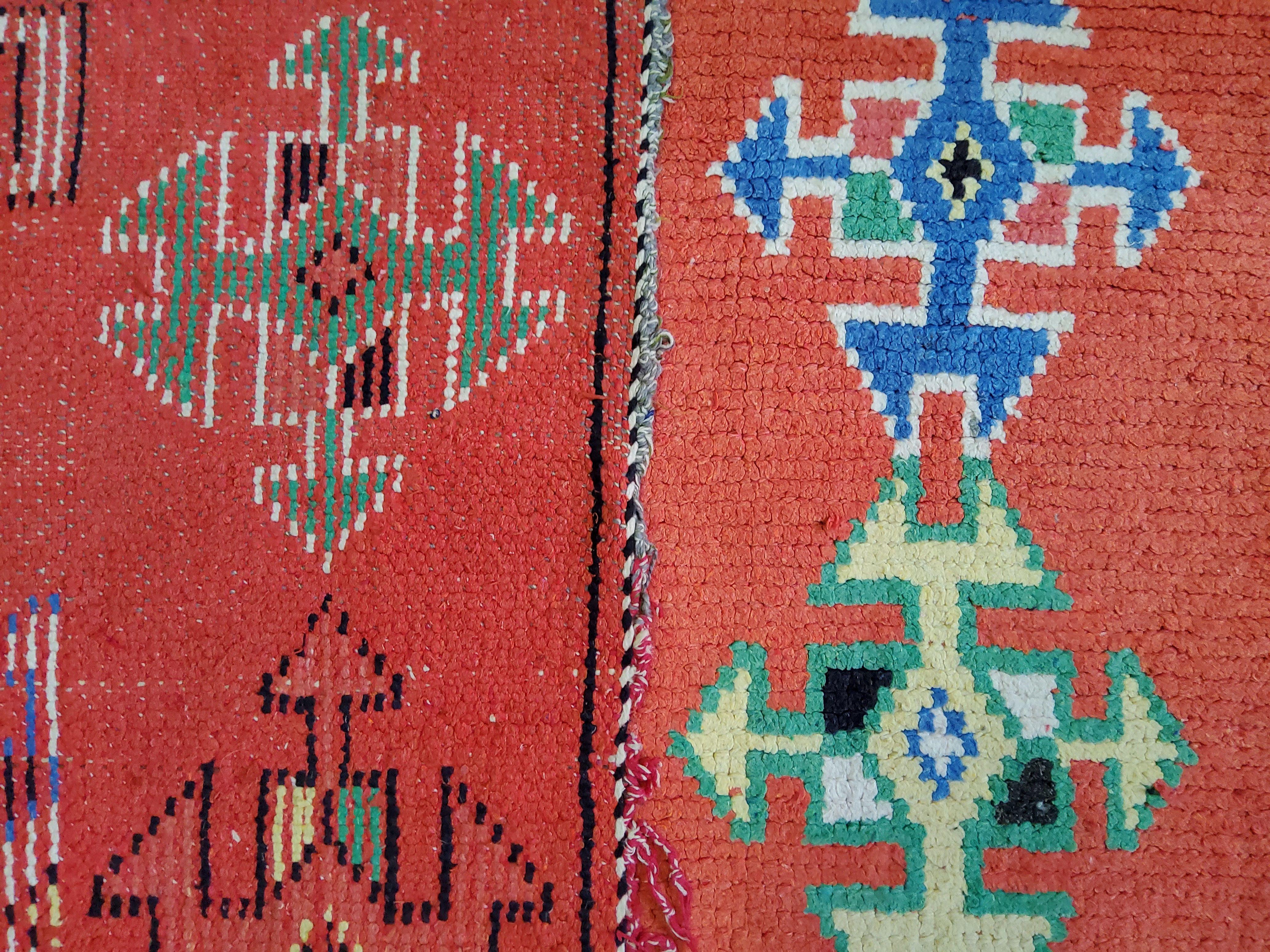 Marokkanischer Vintage Berberteppich Azilal Mehrfarbiger Wollteppich Natur im Zustand „Gut“ im Angebot in Loria, IT