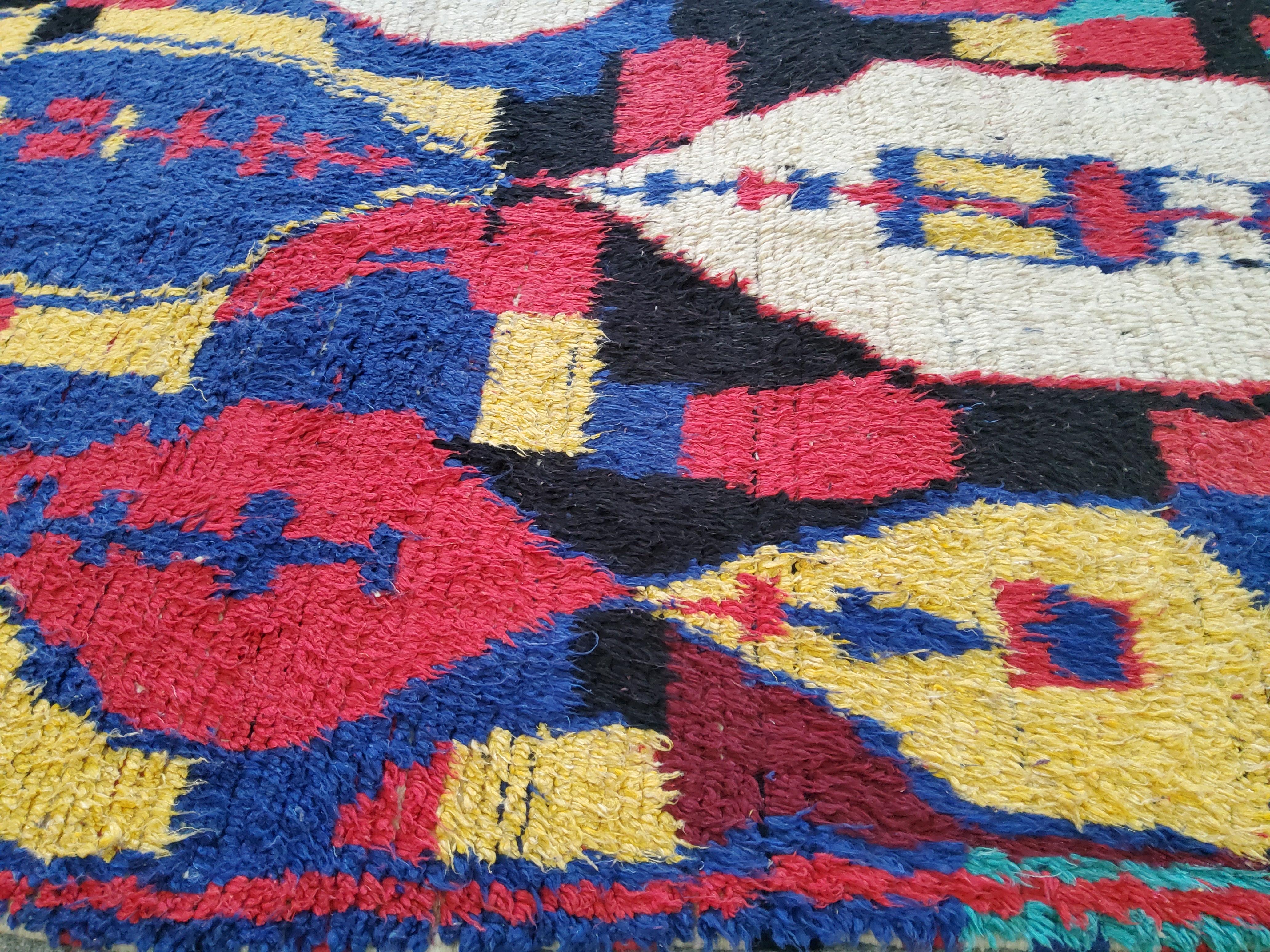 Moroccan Carpet  Berber Azilal Multicolored Wool Manufatto natural colors For Sale 4