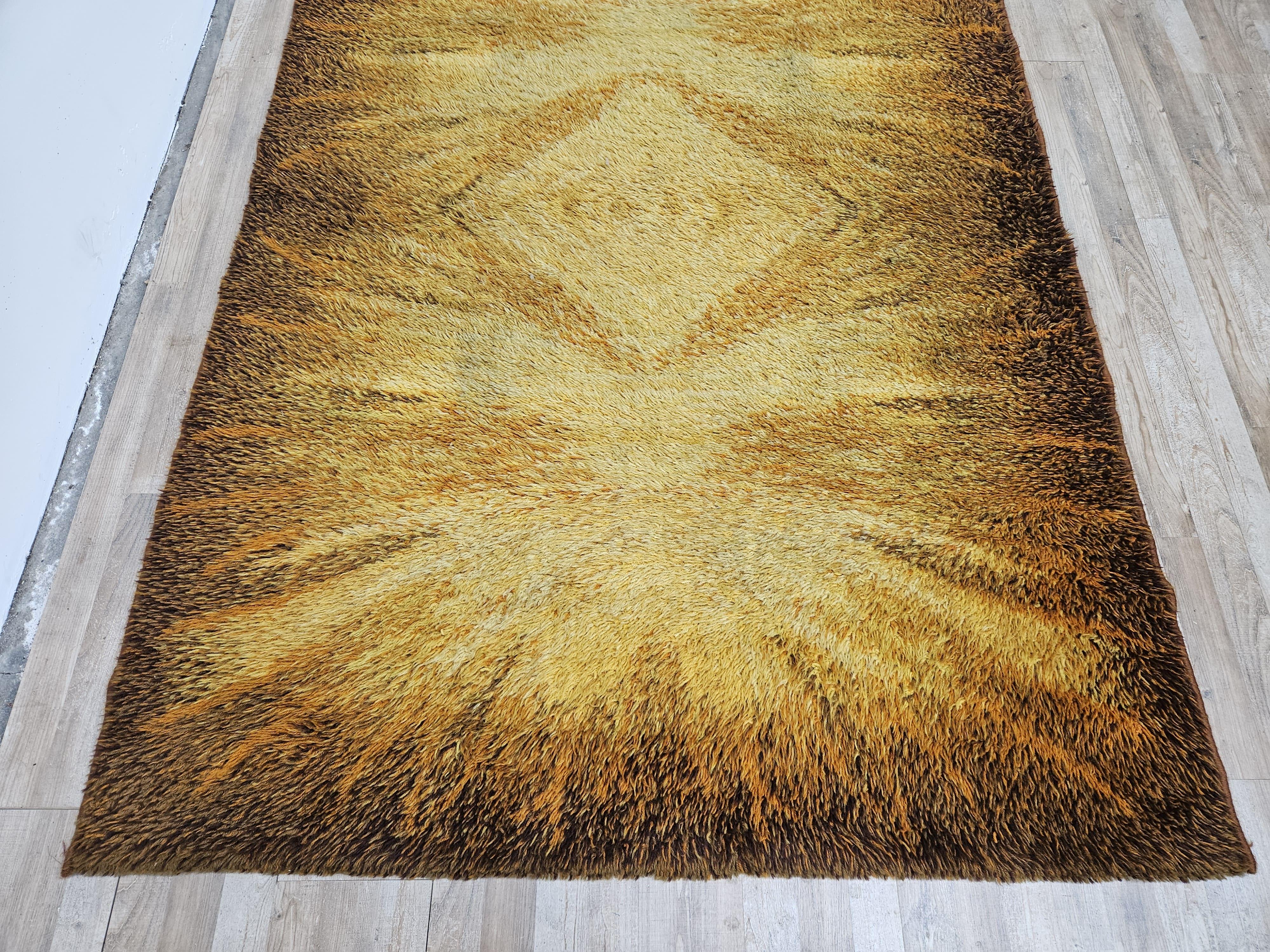 Mid-Century Modern Menuette rug by Desso, Holland 1970s For Sale