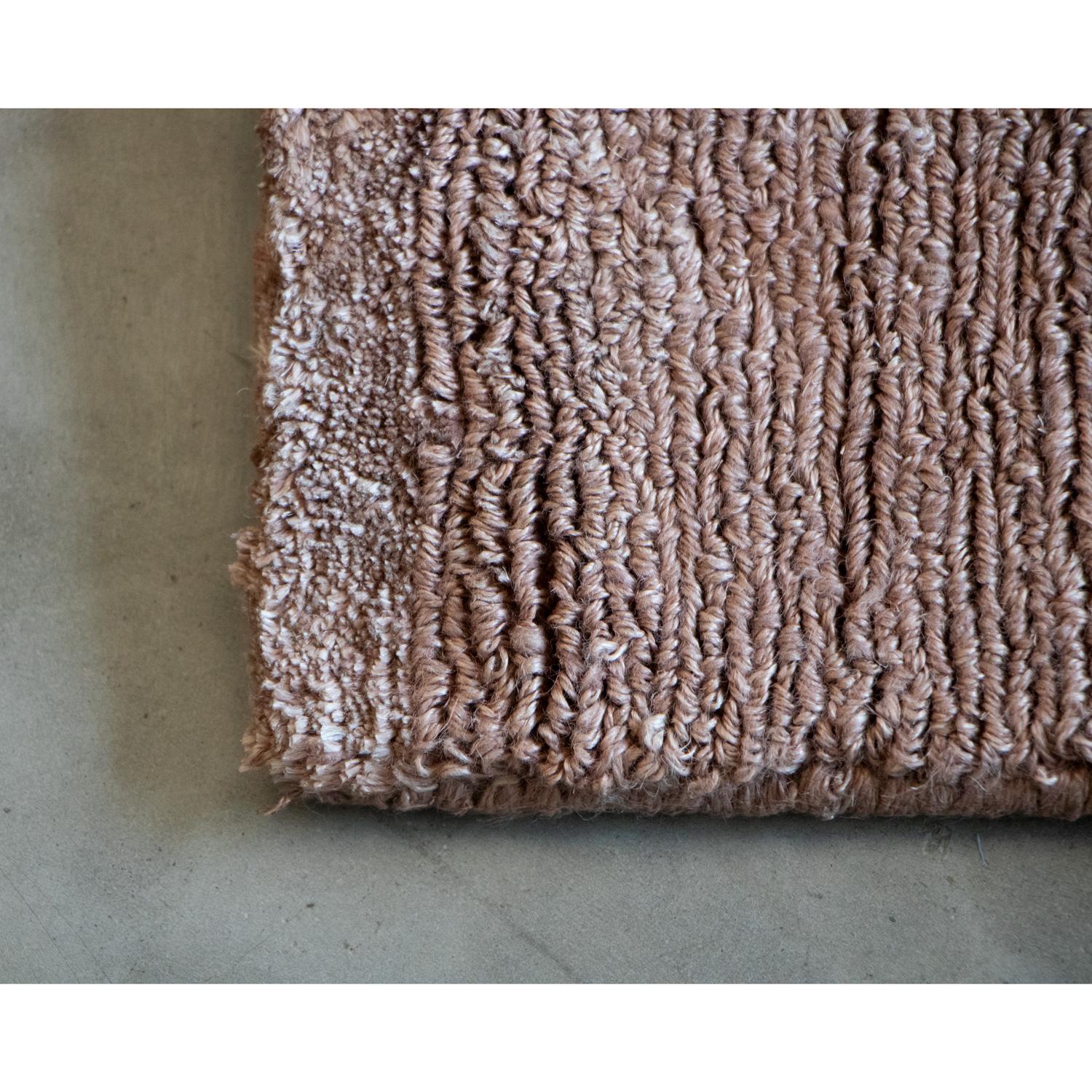 Tappeto Moderno Design a Righe Lino Naturale Rosa by Deanna Comellini 150x250cm For Sale 1