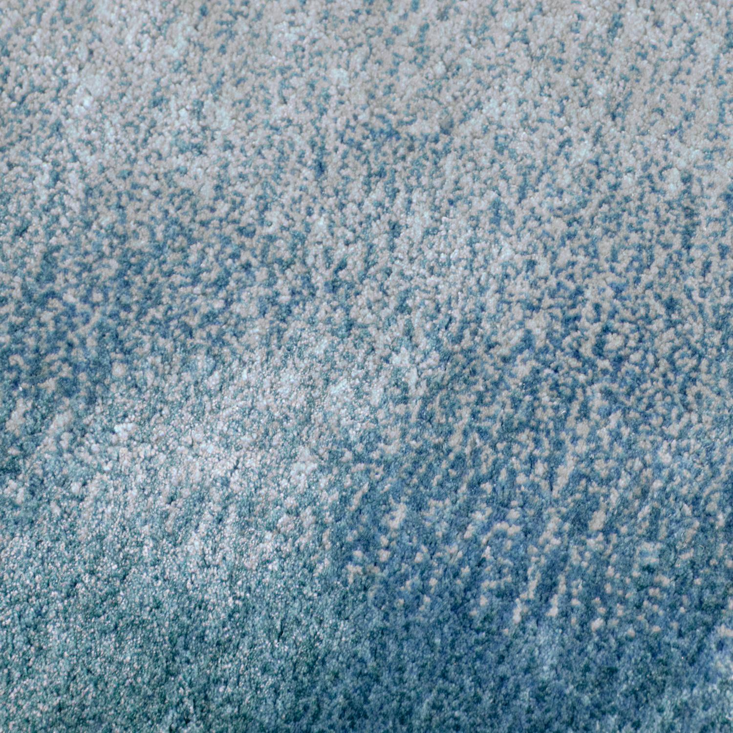 Hand-Woven Tappeto Moderno Design Forma Organica Sfumato by Deanna Comellini 250x260cm For Sale